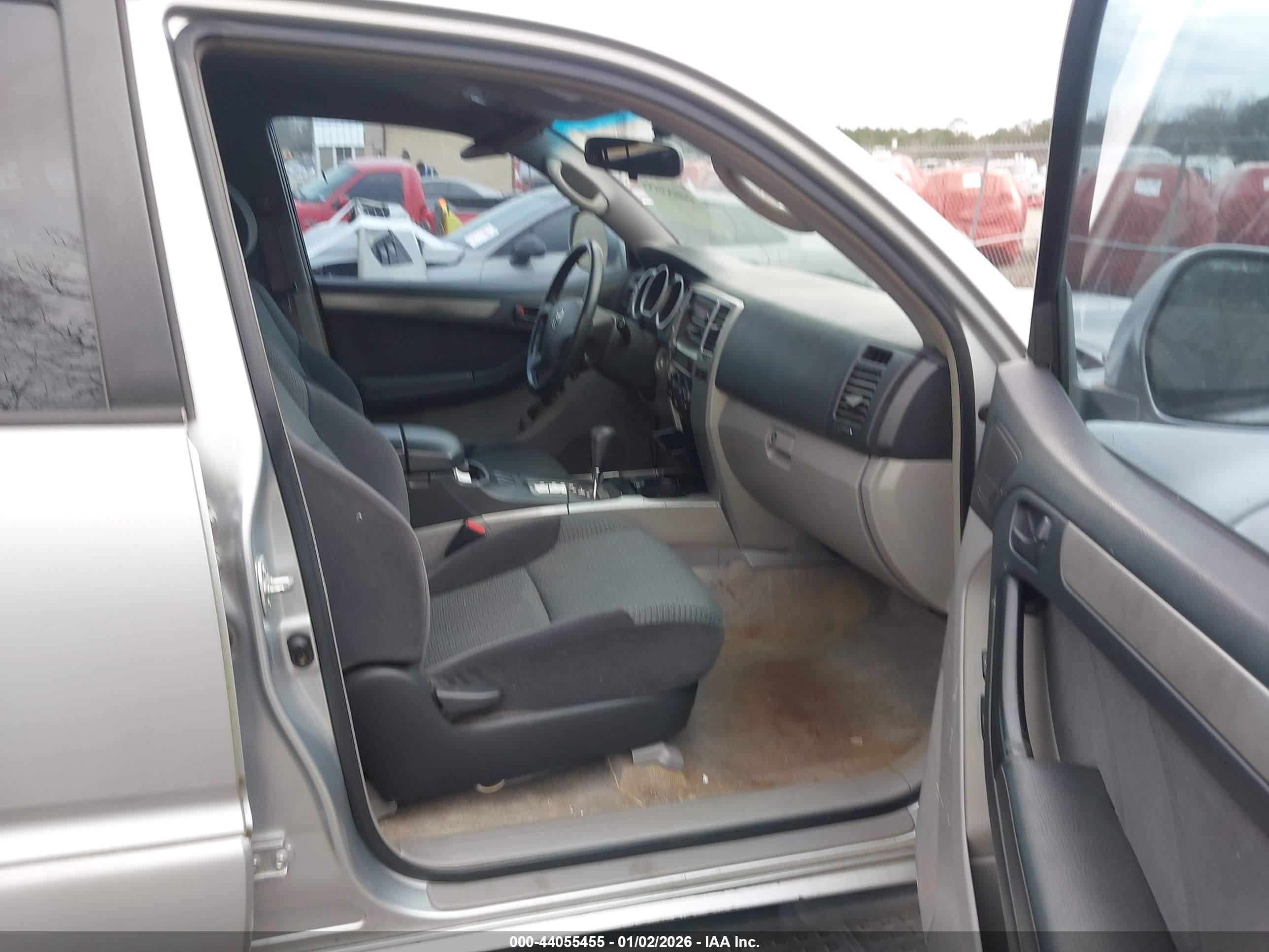 TOYOTA 4RUNNER image 5