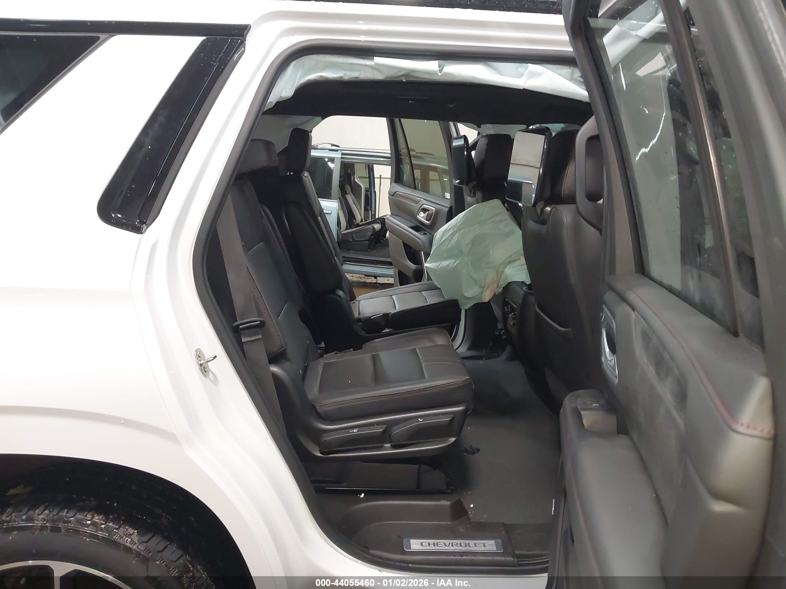 CHEVROLET TAHOE image 8