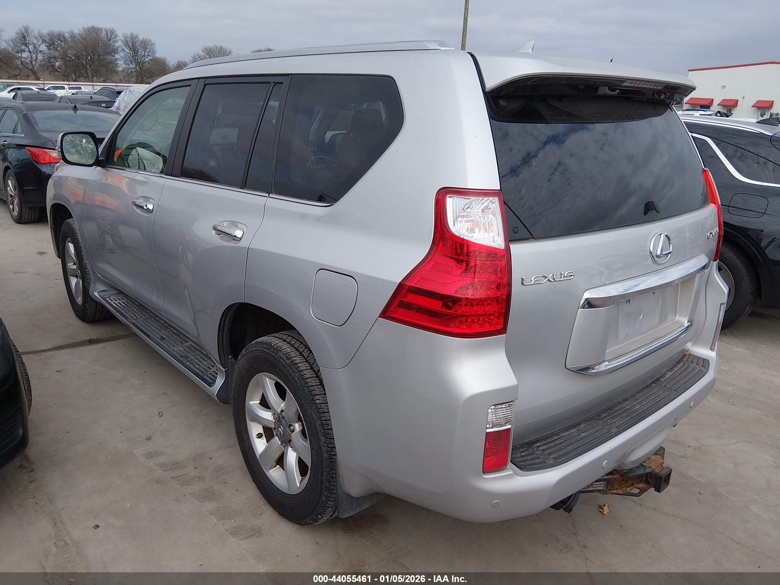 LEXUS GX image 3