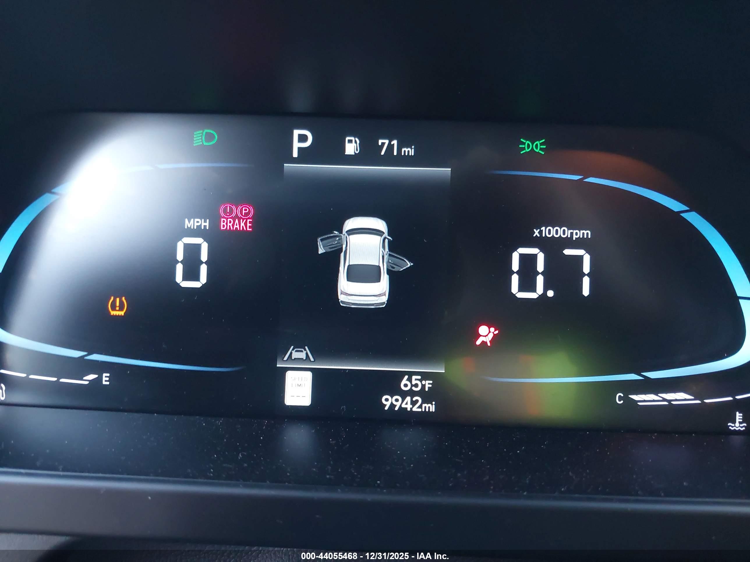 HYUNDAI ELANTRA image 7