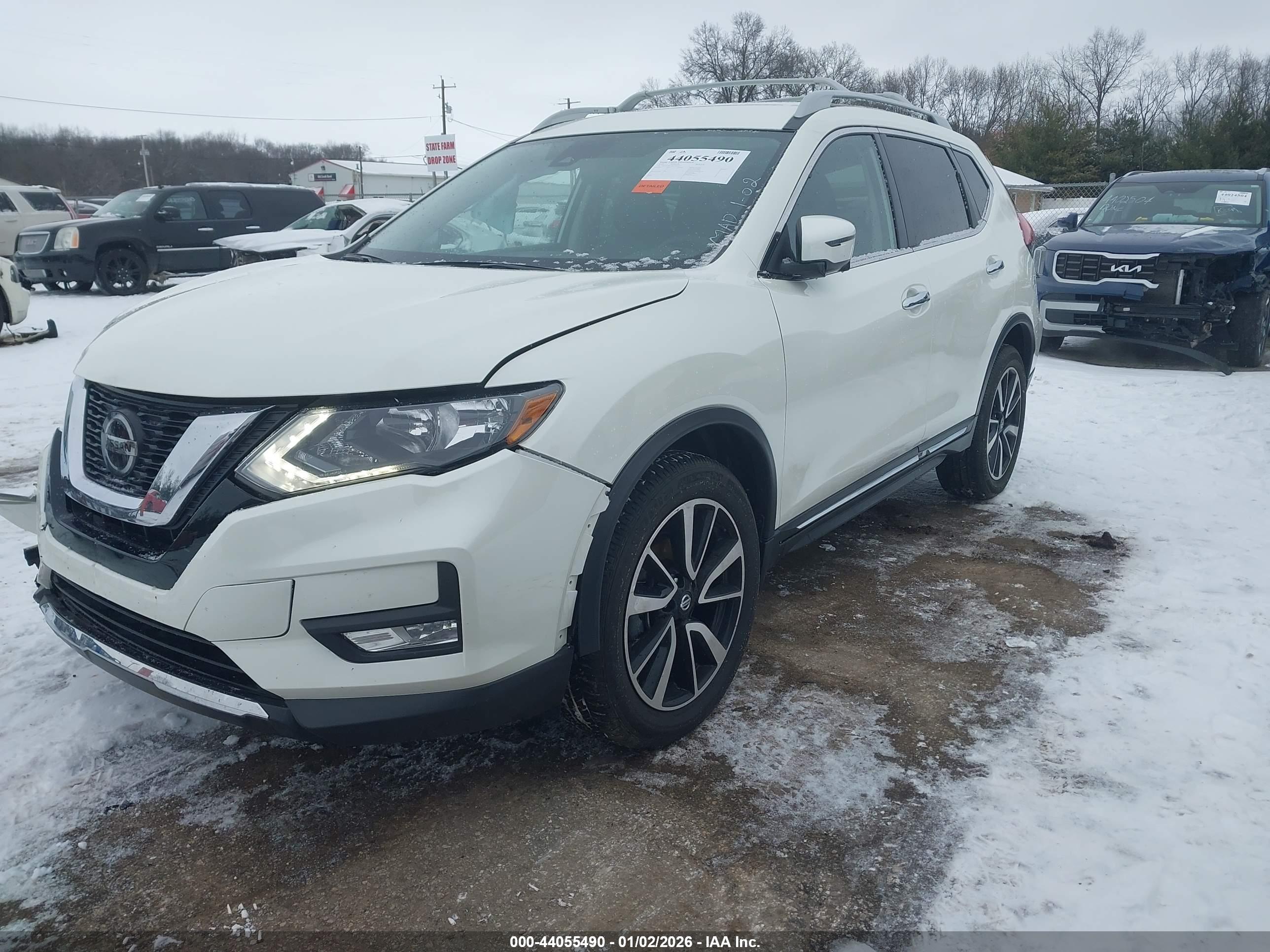 NISSAN ROGUE image 2