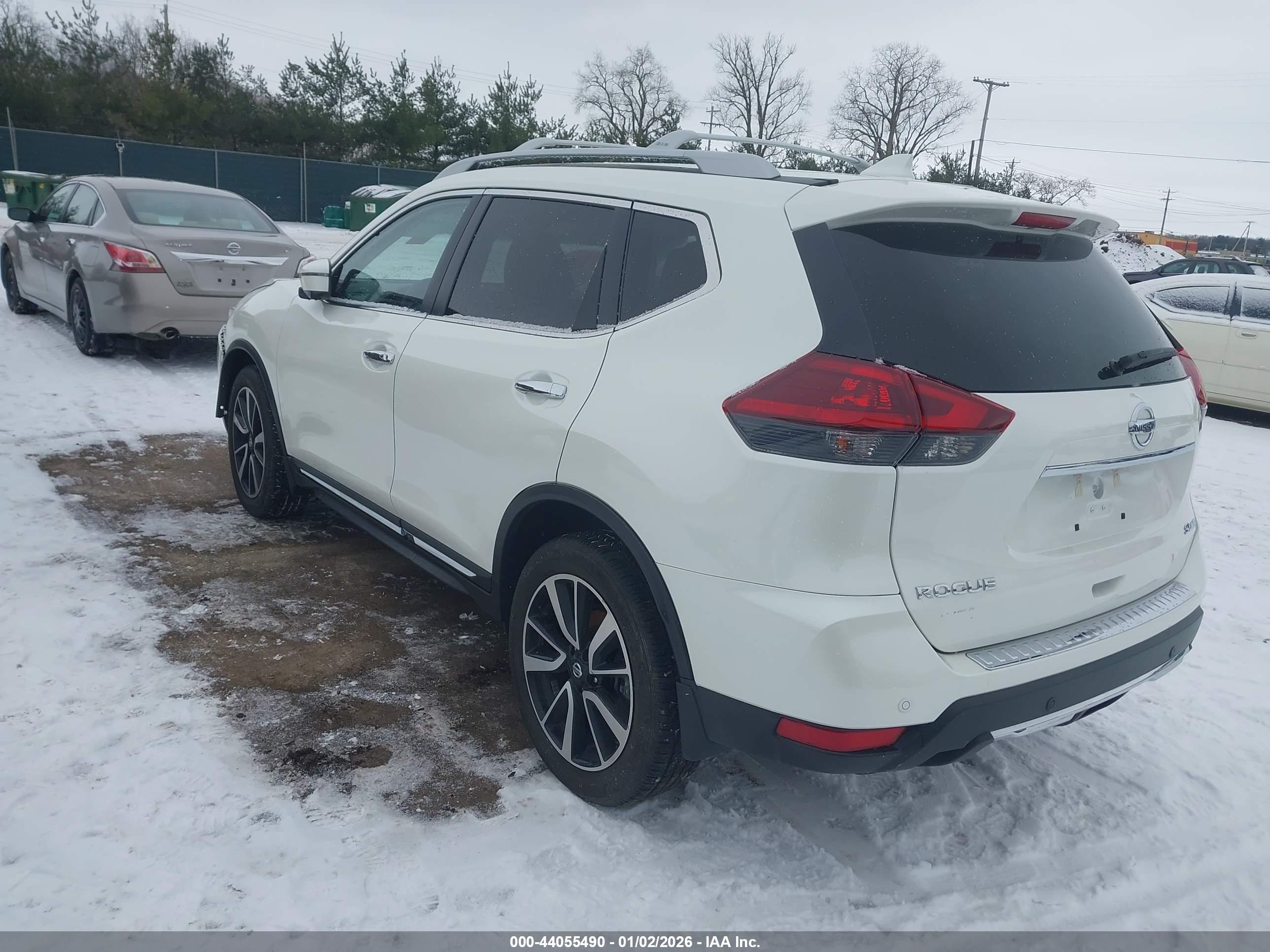 NISSAN ROGUE image 3