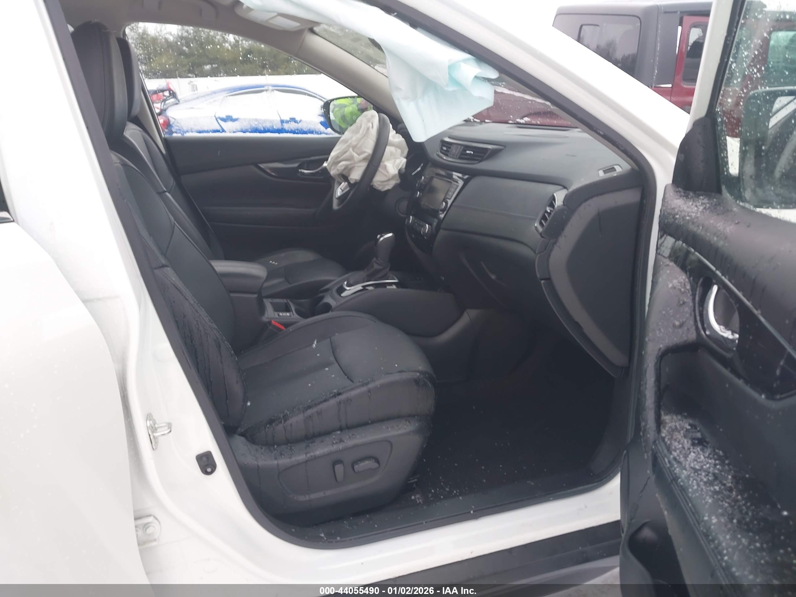NISSAN ROGUE image 5