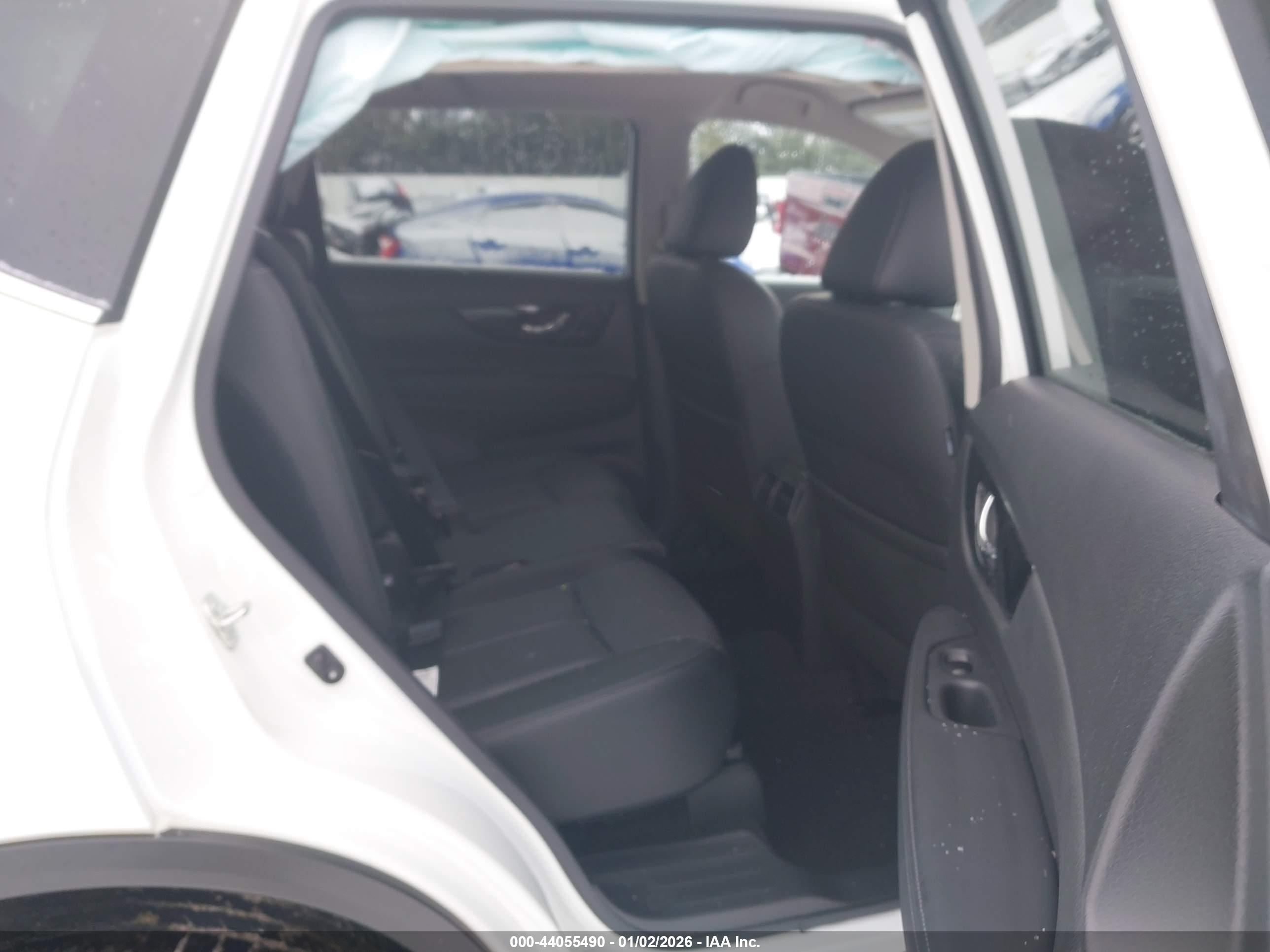 NISSAN ROGUE image 8