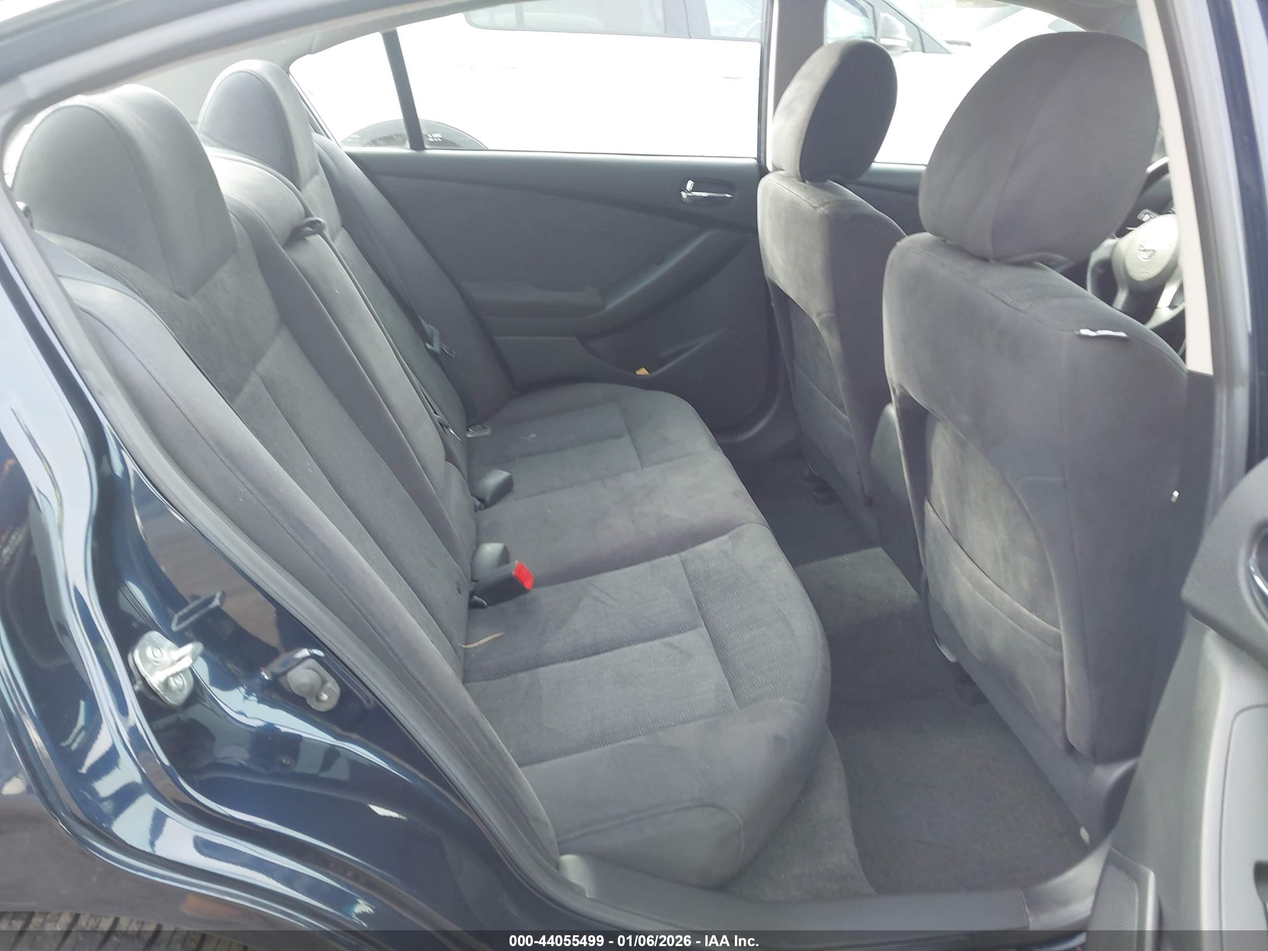 NISSAN ALTIMA image 8