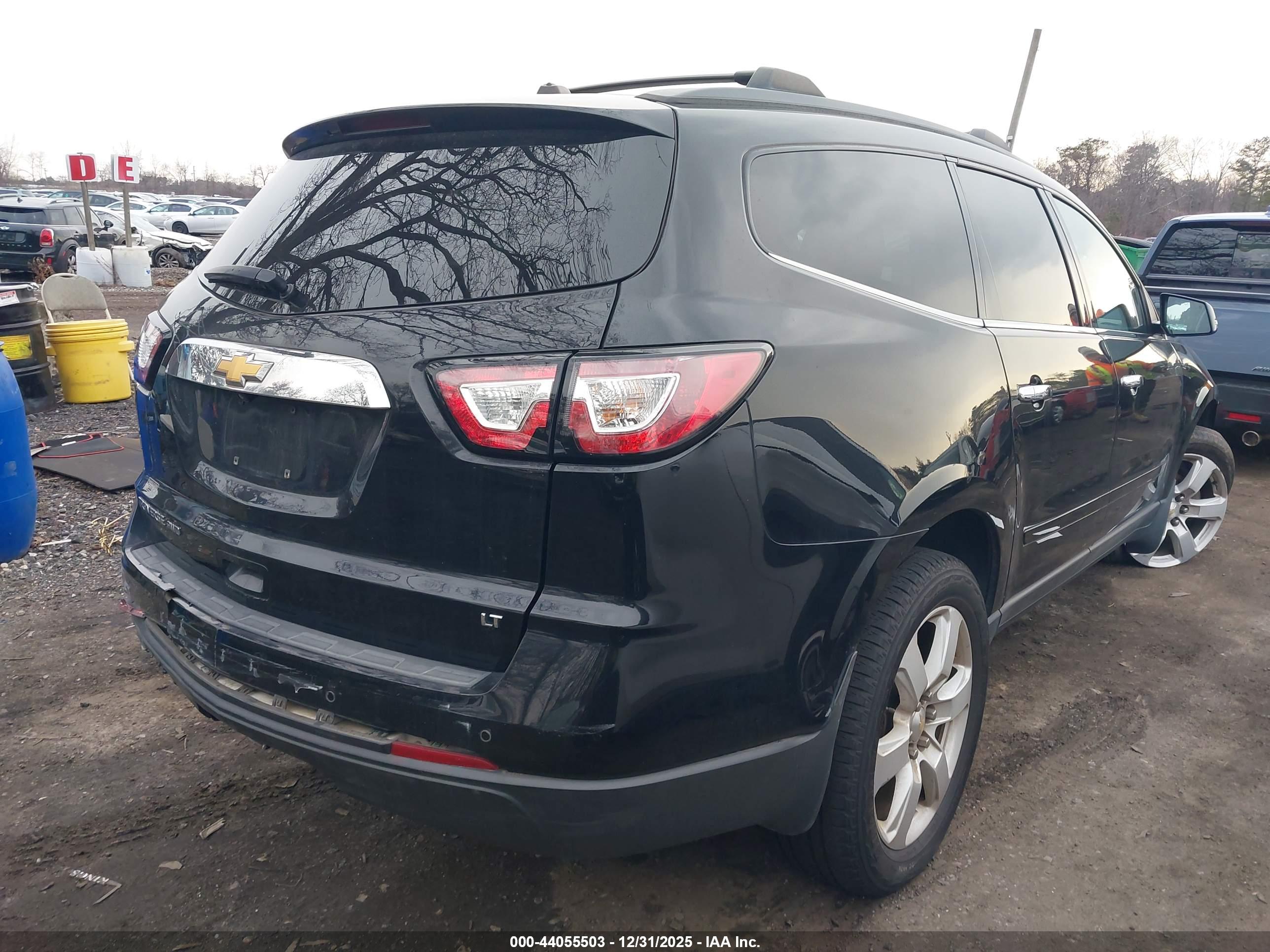 CHEVROLET TRAVERSE image 4