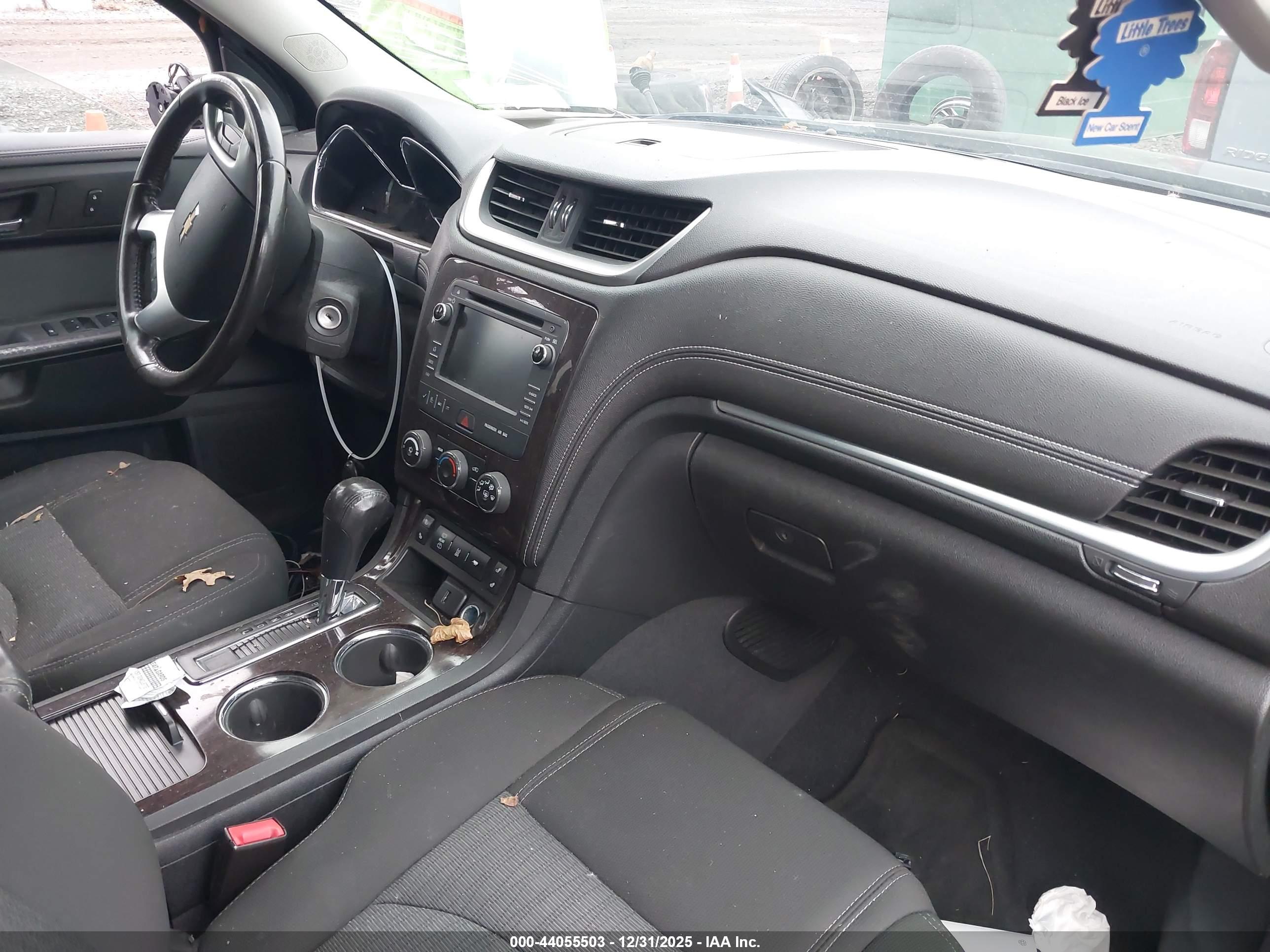 CHEVROLET TRAVERSE image 5