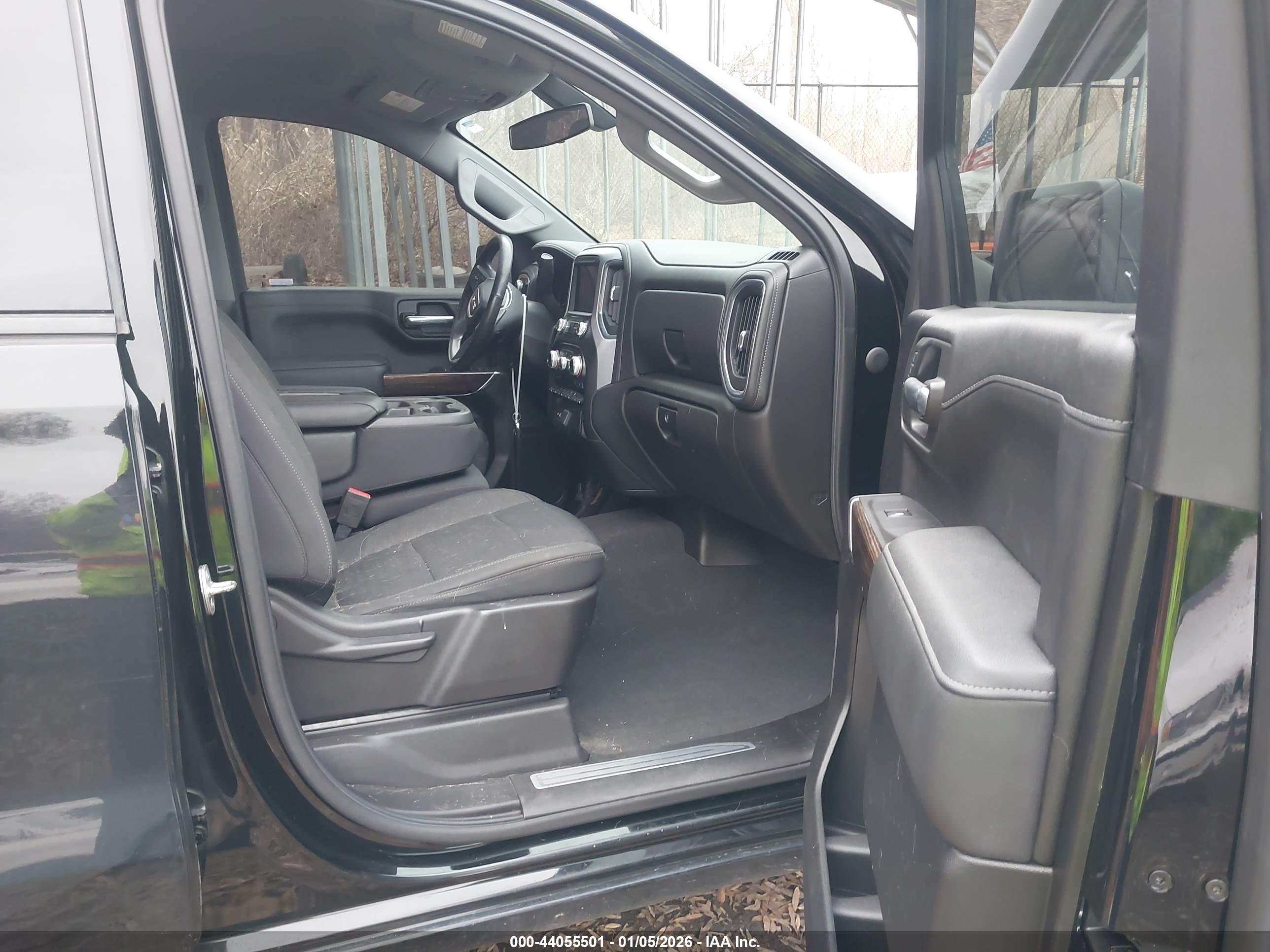 GMC SIERRA image 5