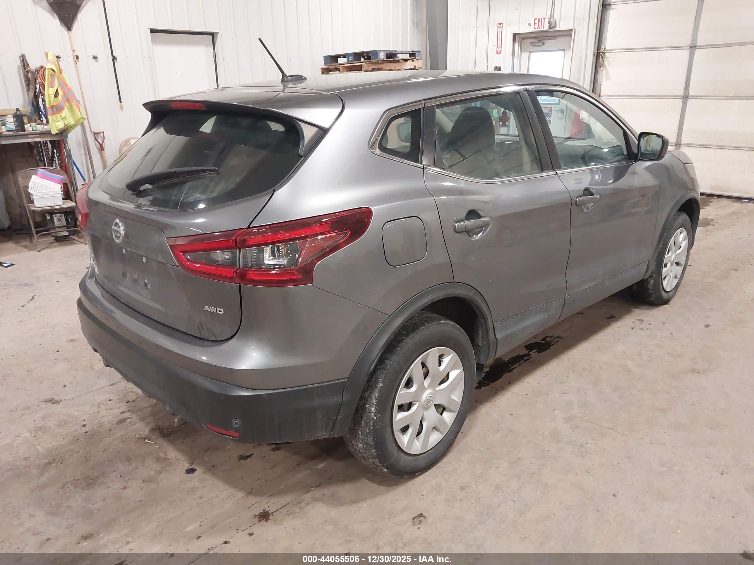 NISSAN ROGUE image 4