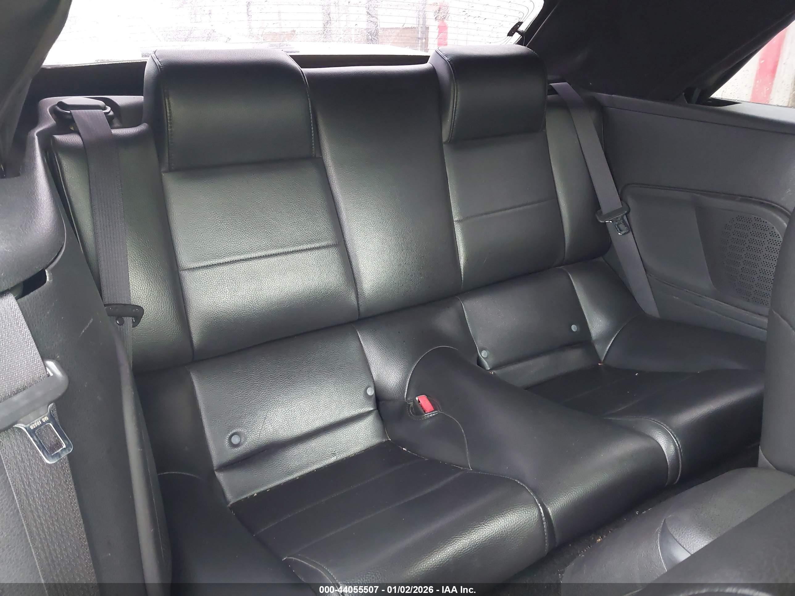 FORD MUSTANG image 8