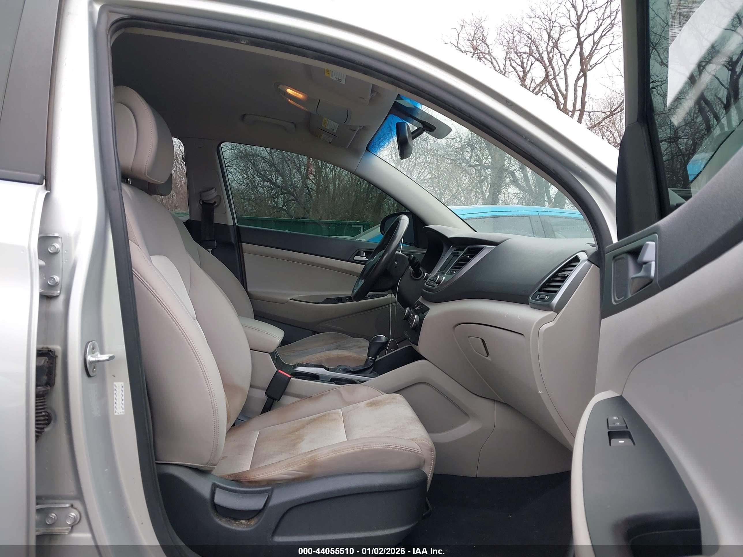 HYUNDAI TUCSON image 5