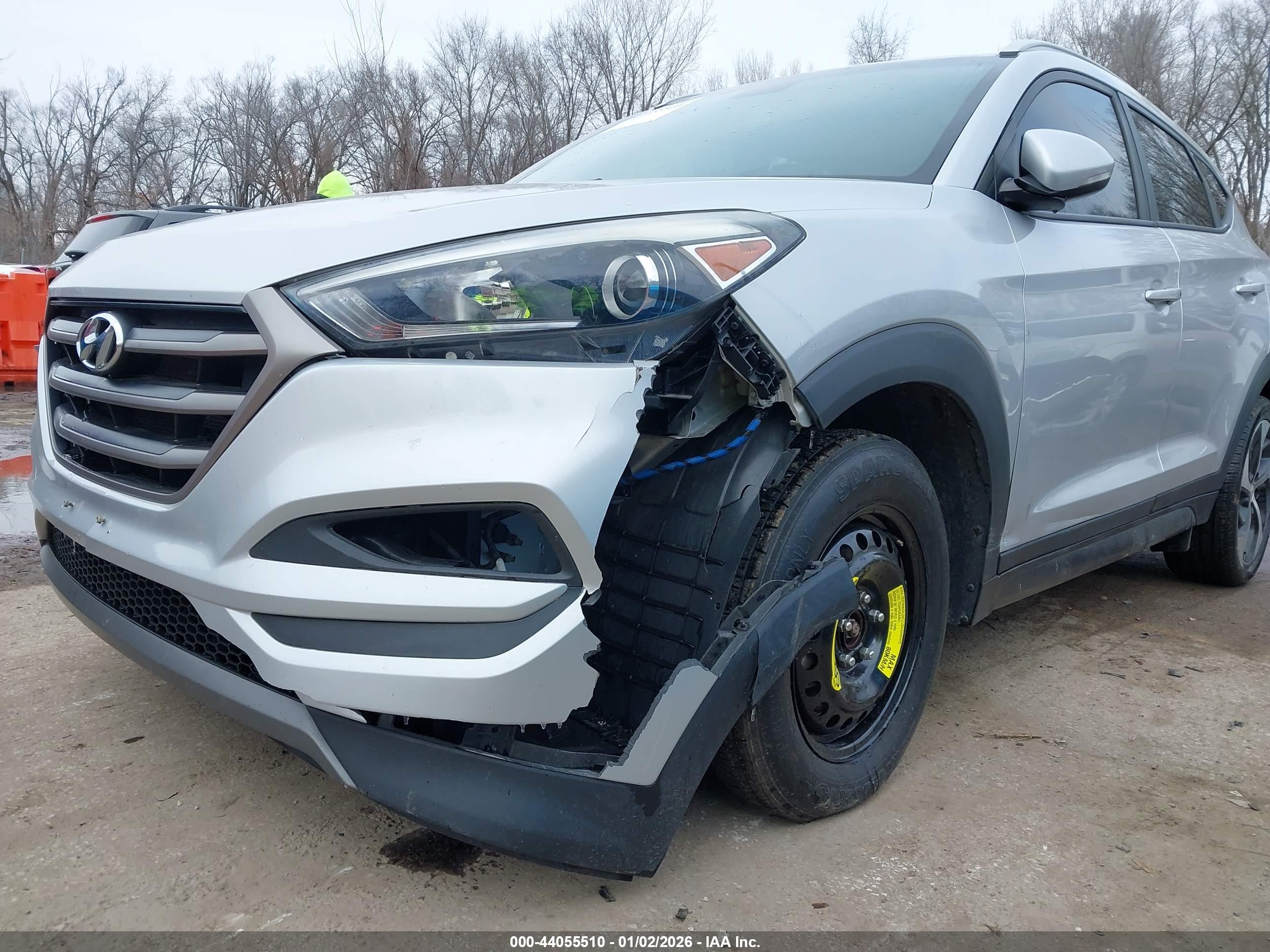 HYUNDAI TUCSON image 6