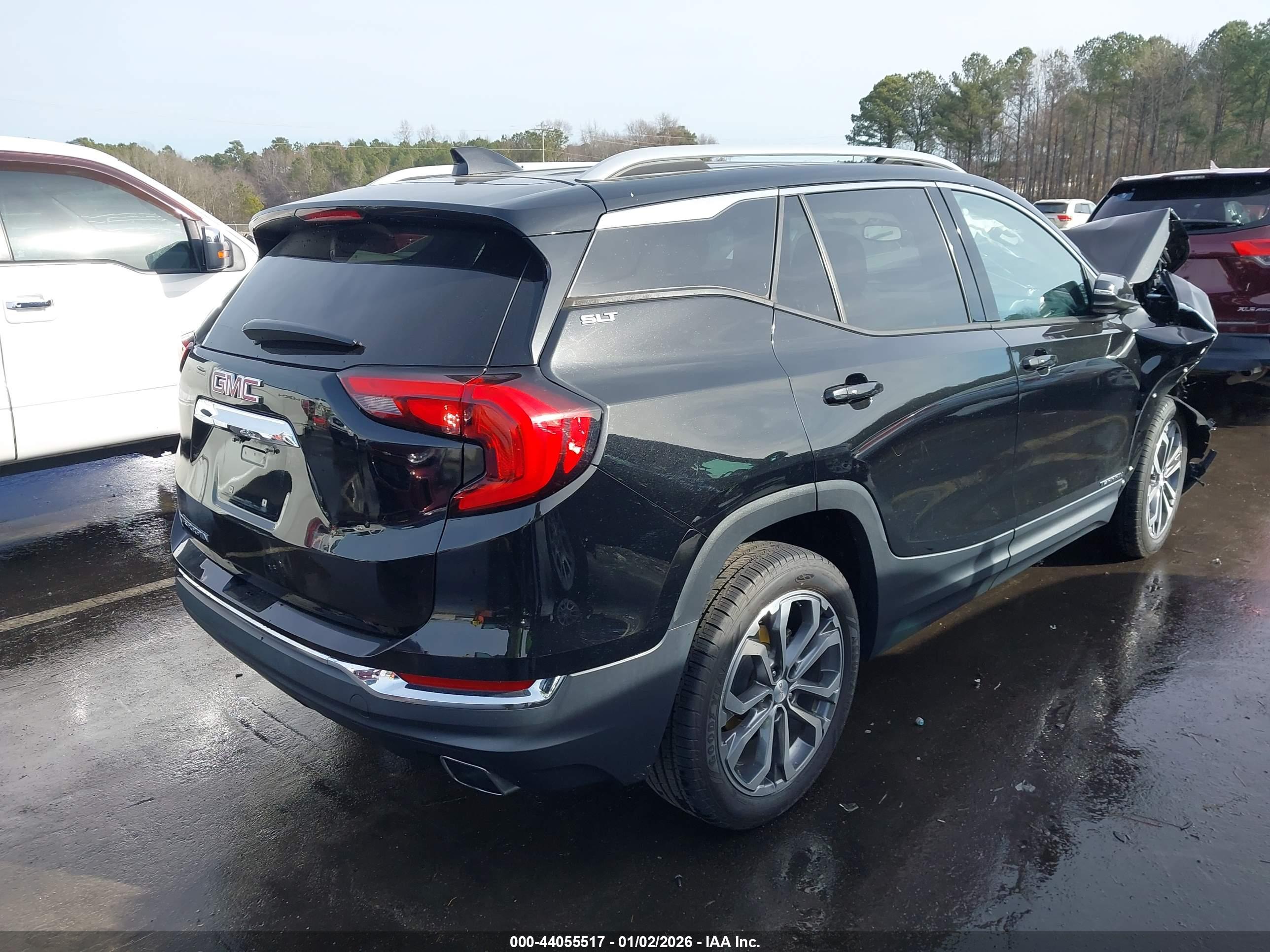 GMC TERRAIN image 4
