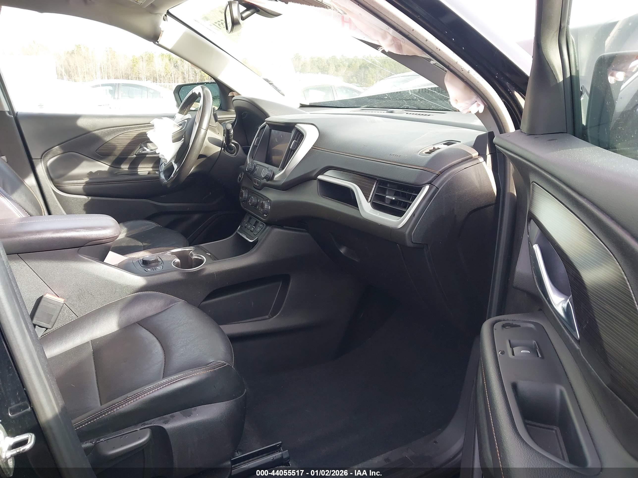 GMC TERRAIN image 5