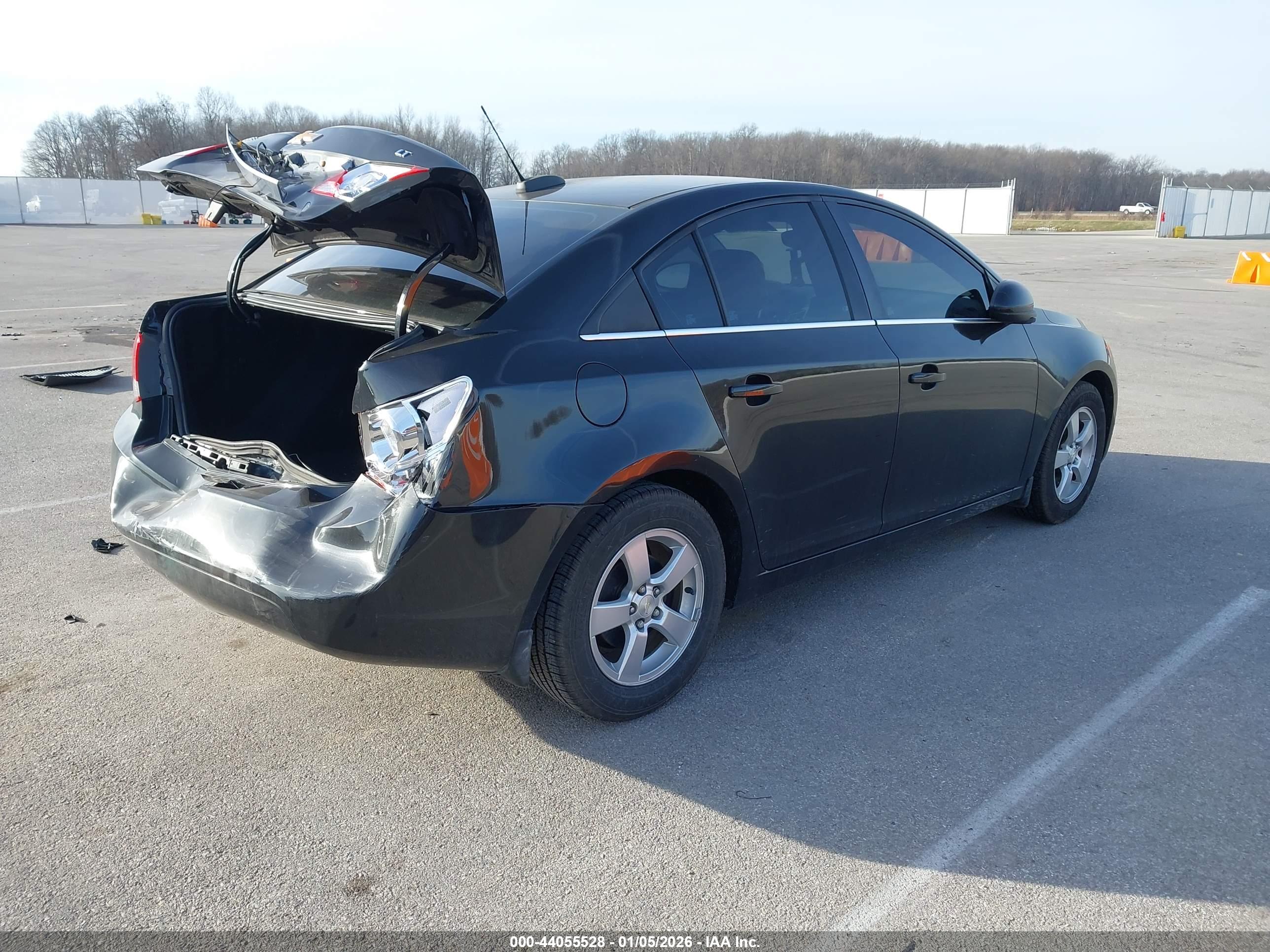 CHEVROLET CRUZE image 4