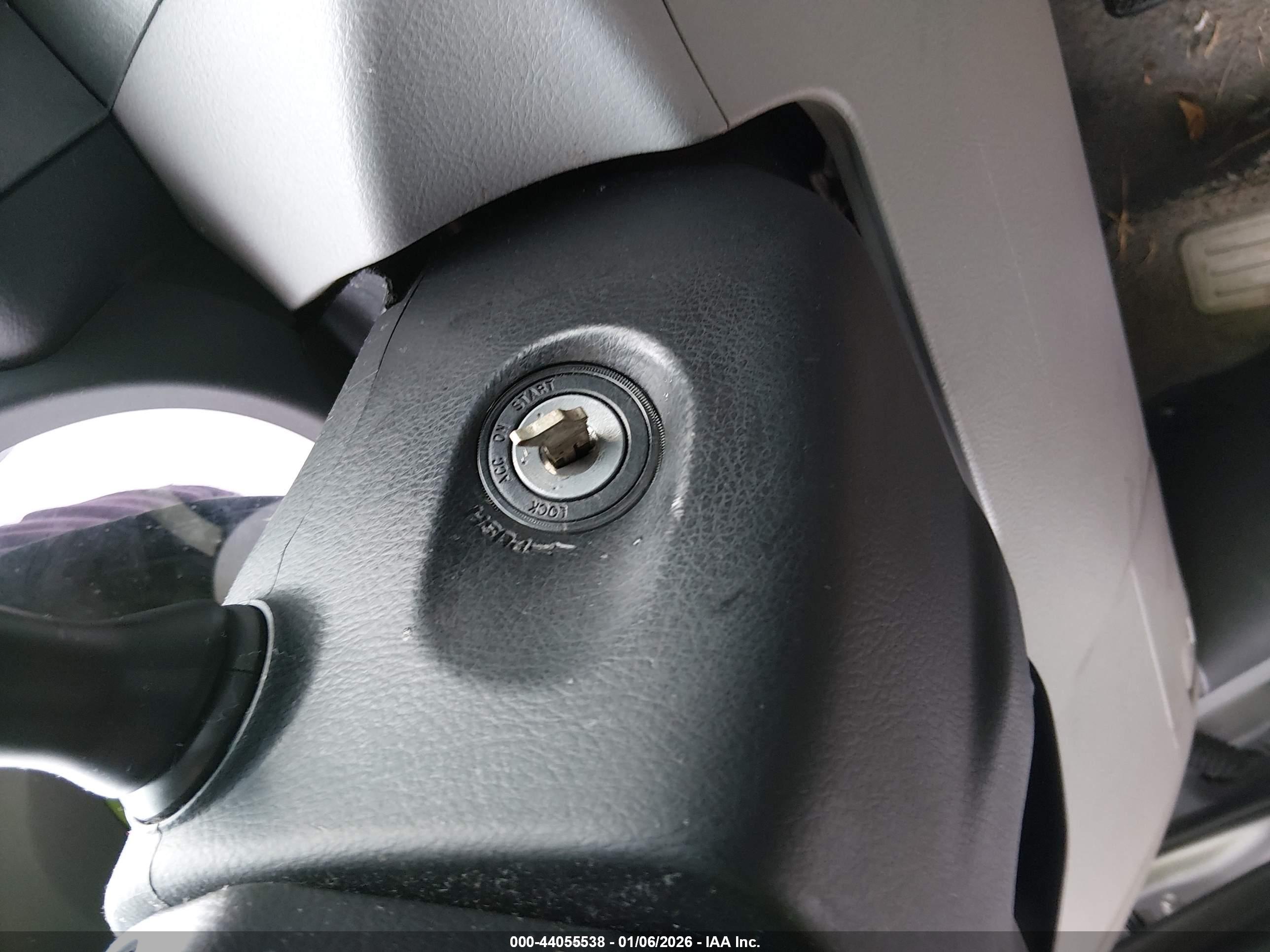 TOYOTA RAV4 image 11