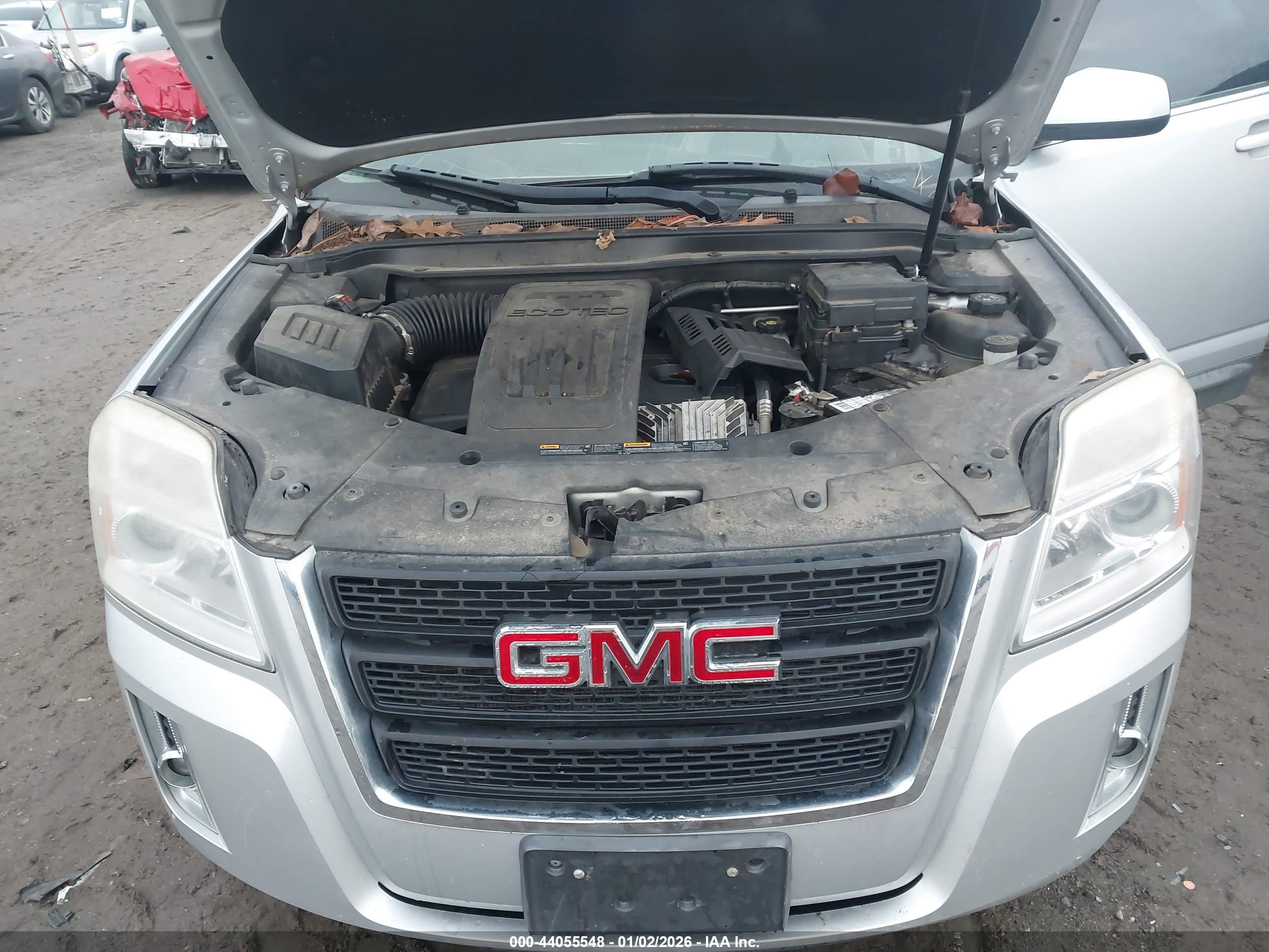 GMC TERRAIN image 10