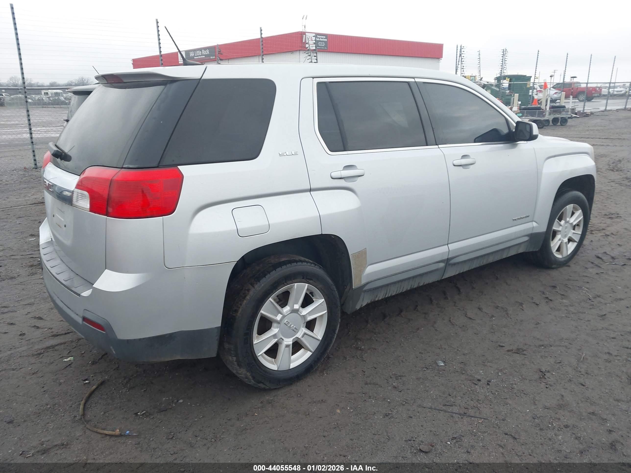 GMC TERRAIN image 4