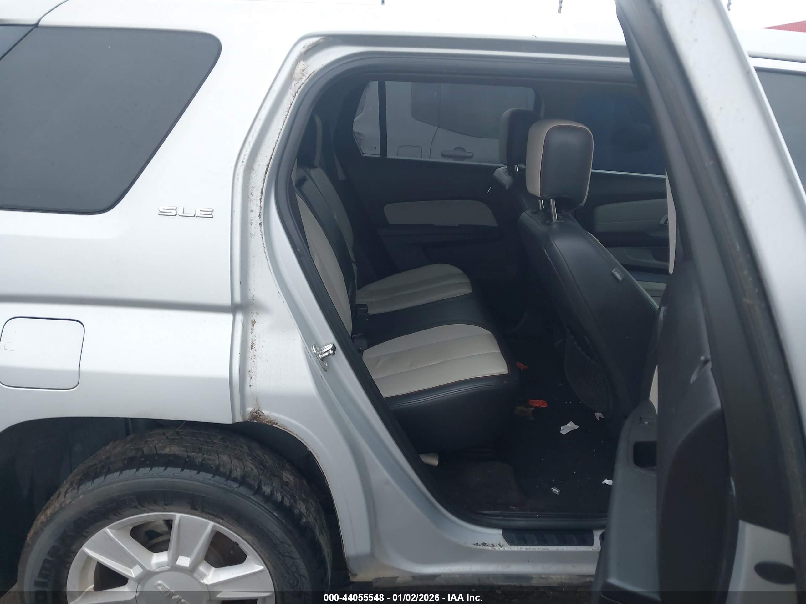 GMC TERRAIN image 8