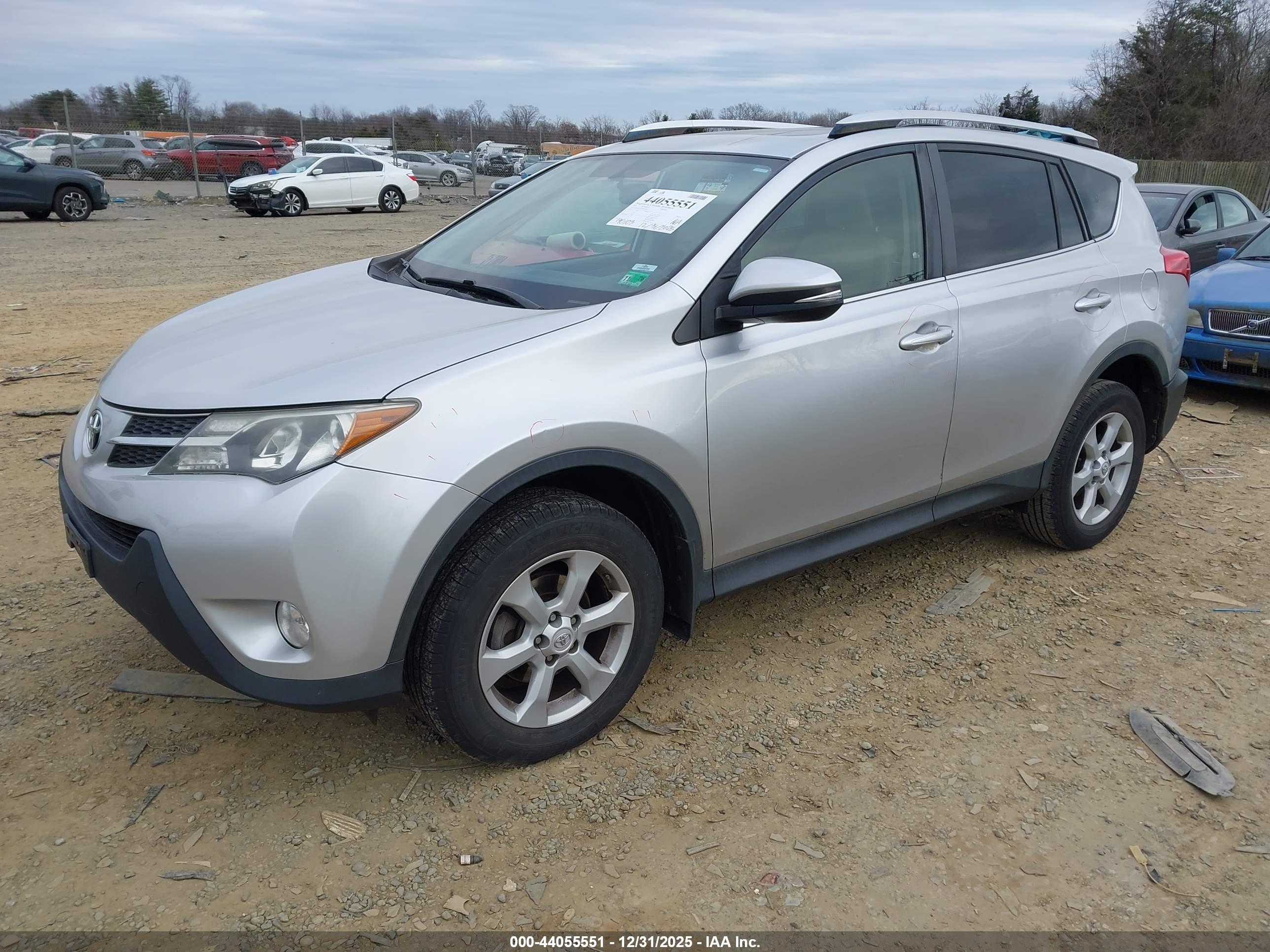 TOYOTA RAV4 image 2