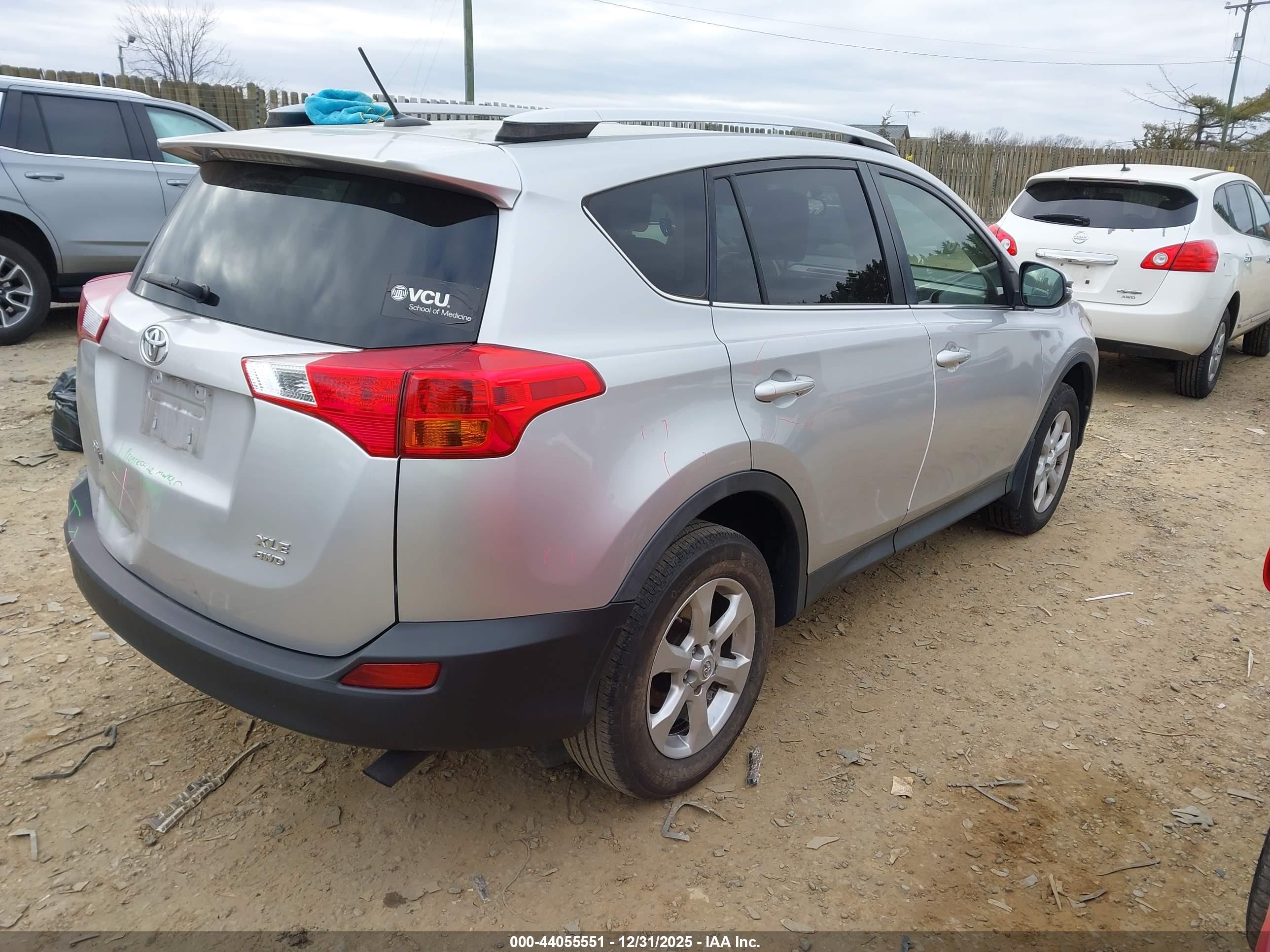 TOYOTA RAV4 image 4