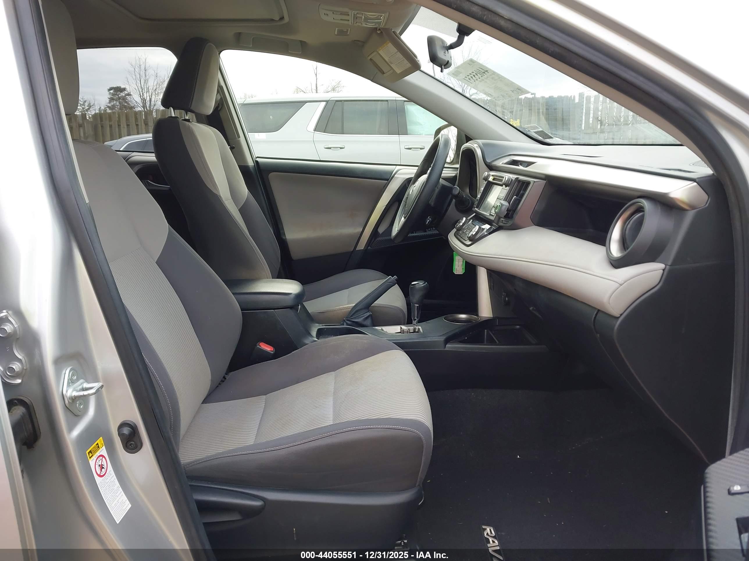 TOYOTA RAV4 image 5