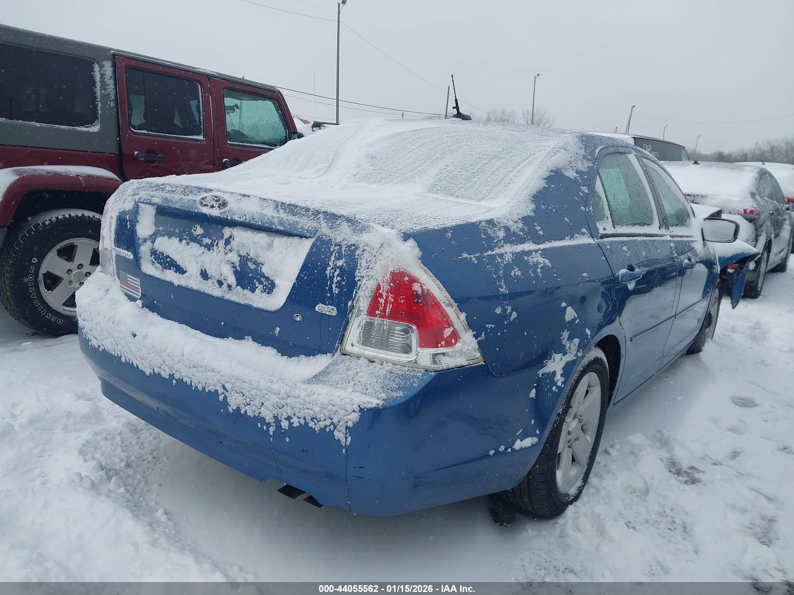 FORD FUSION image 4