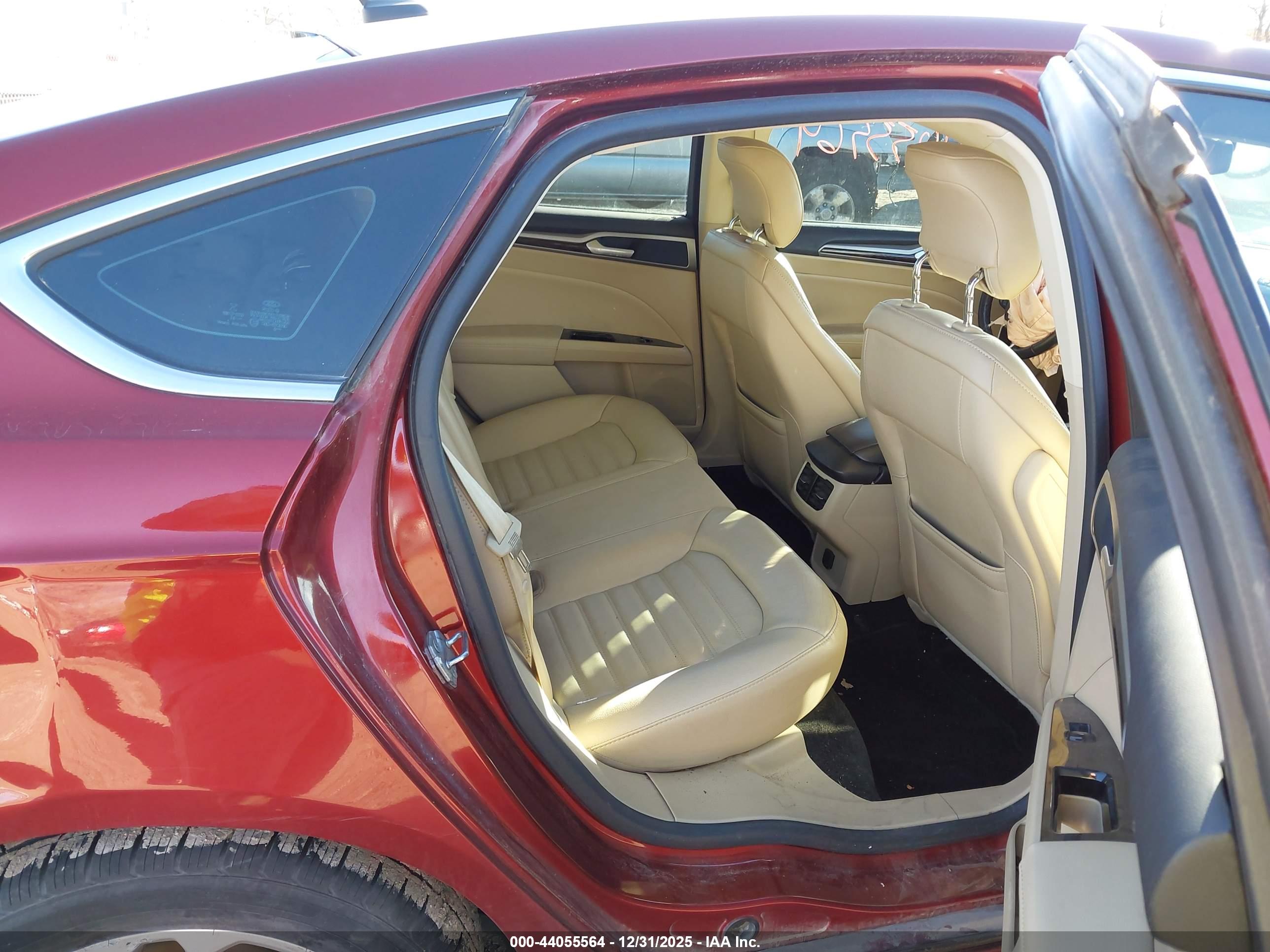 FORD FUSION image 8