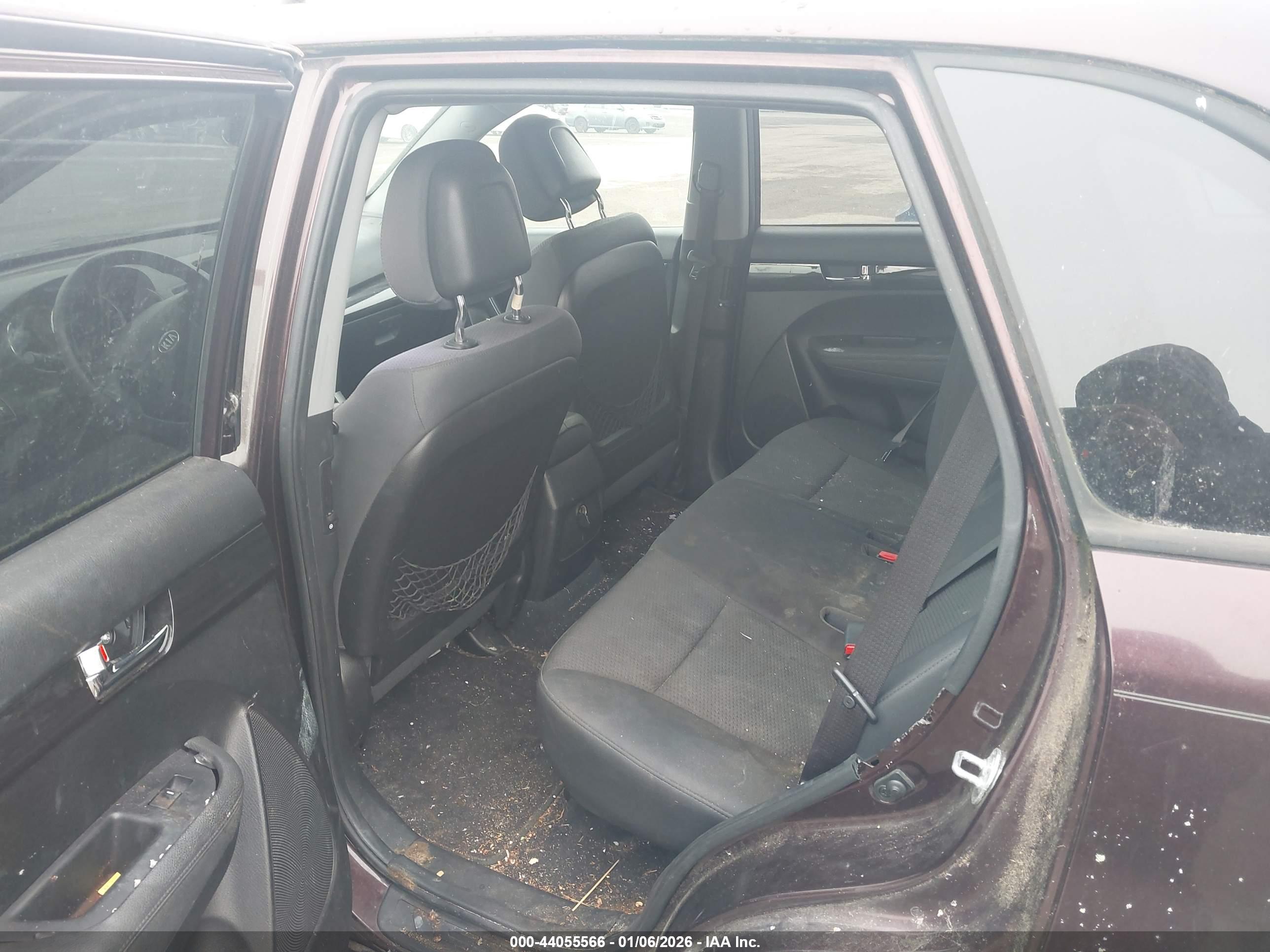 KIA SORENTO image 8