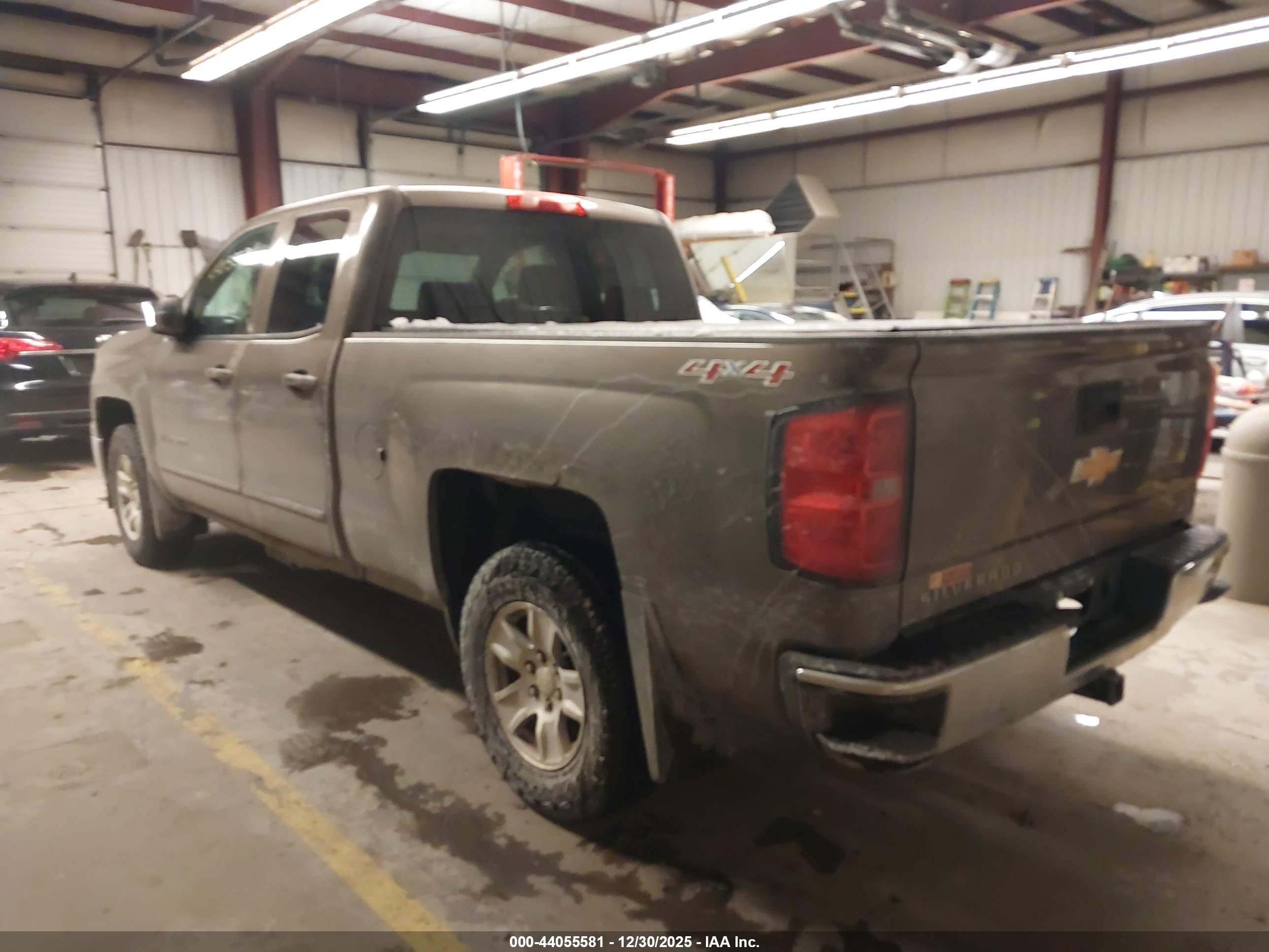 CHEVROLET SILVERADO image 3