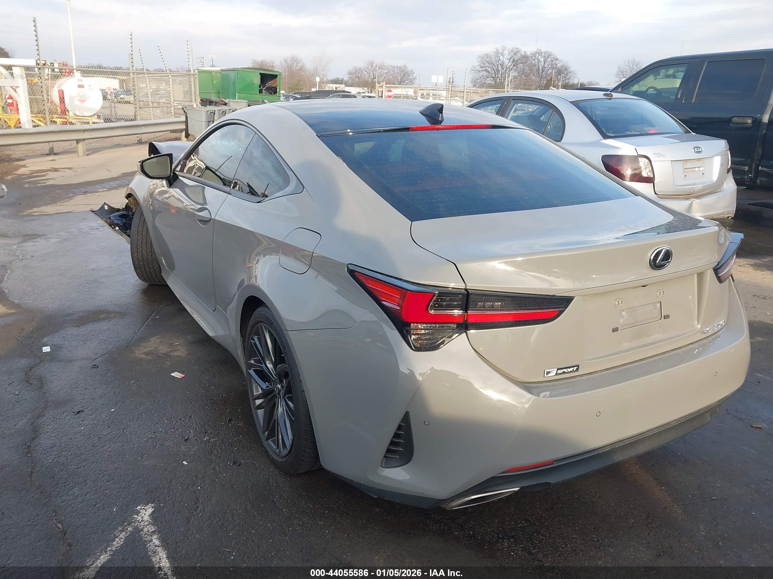 LEXUS RC image 3