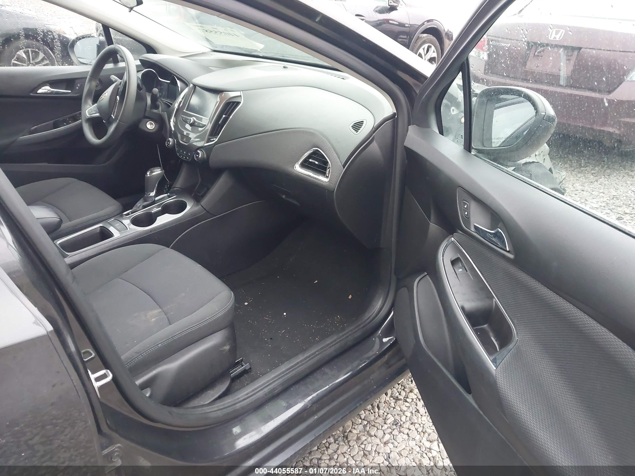 CHEVROLET CRUZE image 5
