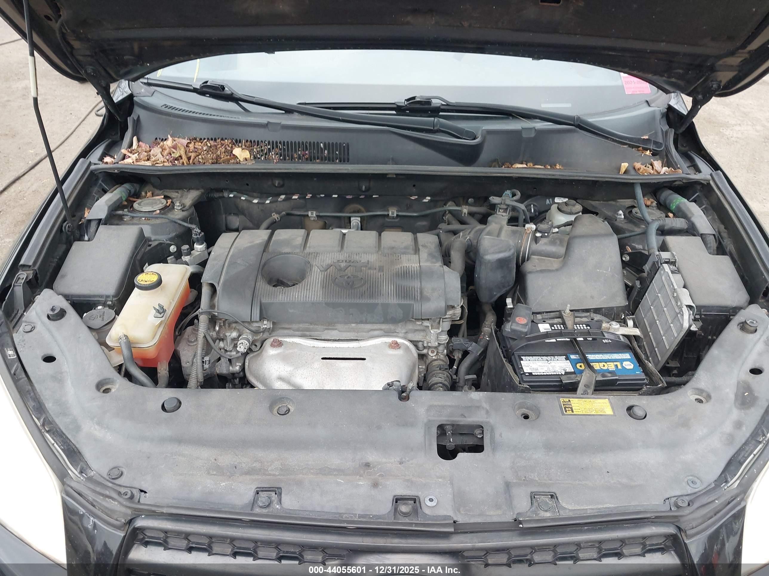 TOYOTA RAV4 image 10
