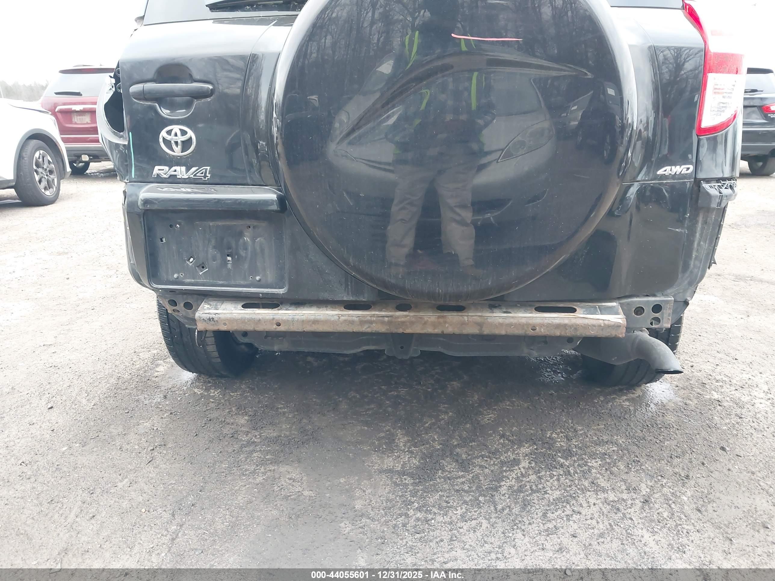 TOYOTA RAV4 image 6