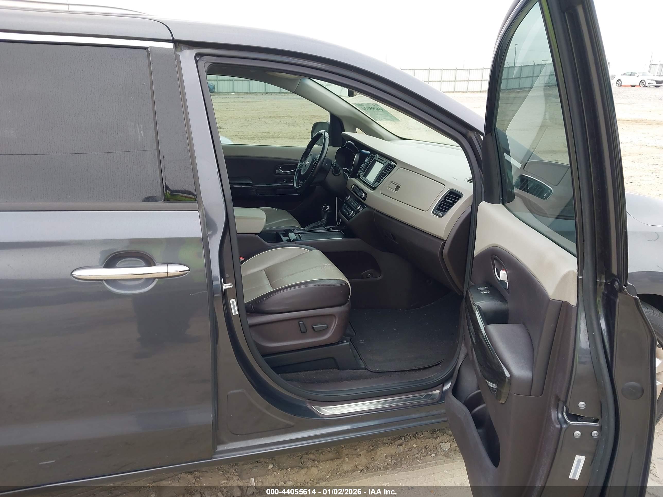 KIA SEDONA image 5