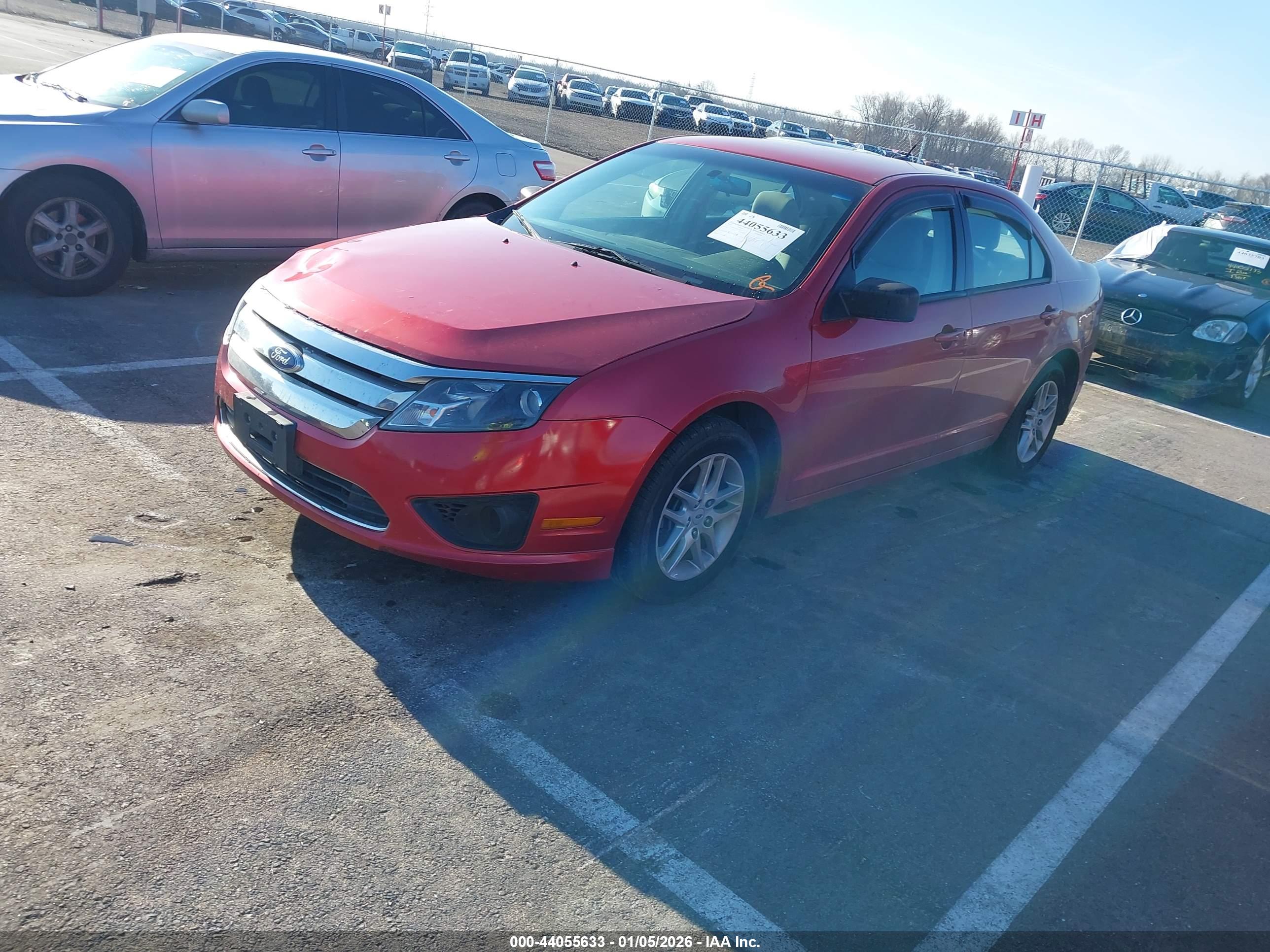 FORD FUSION image 2