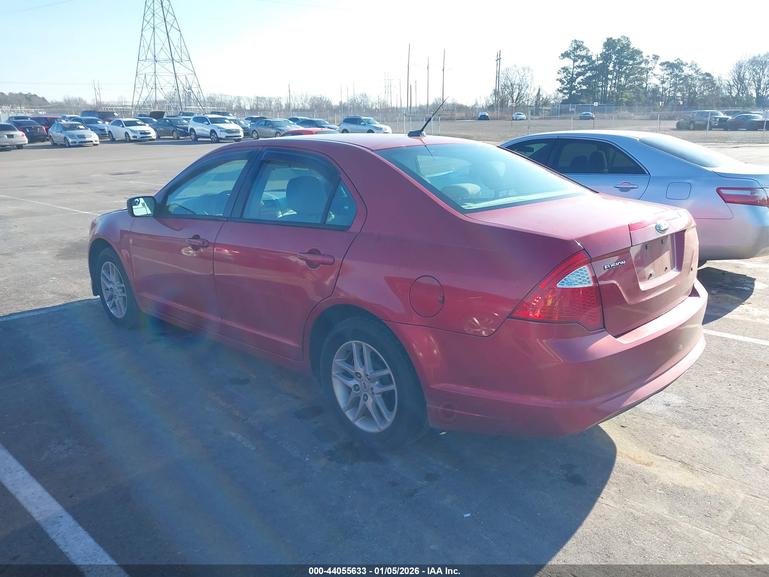 FORD FUSION image 3