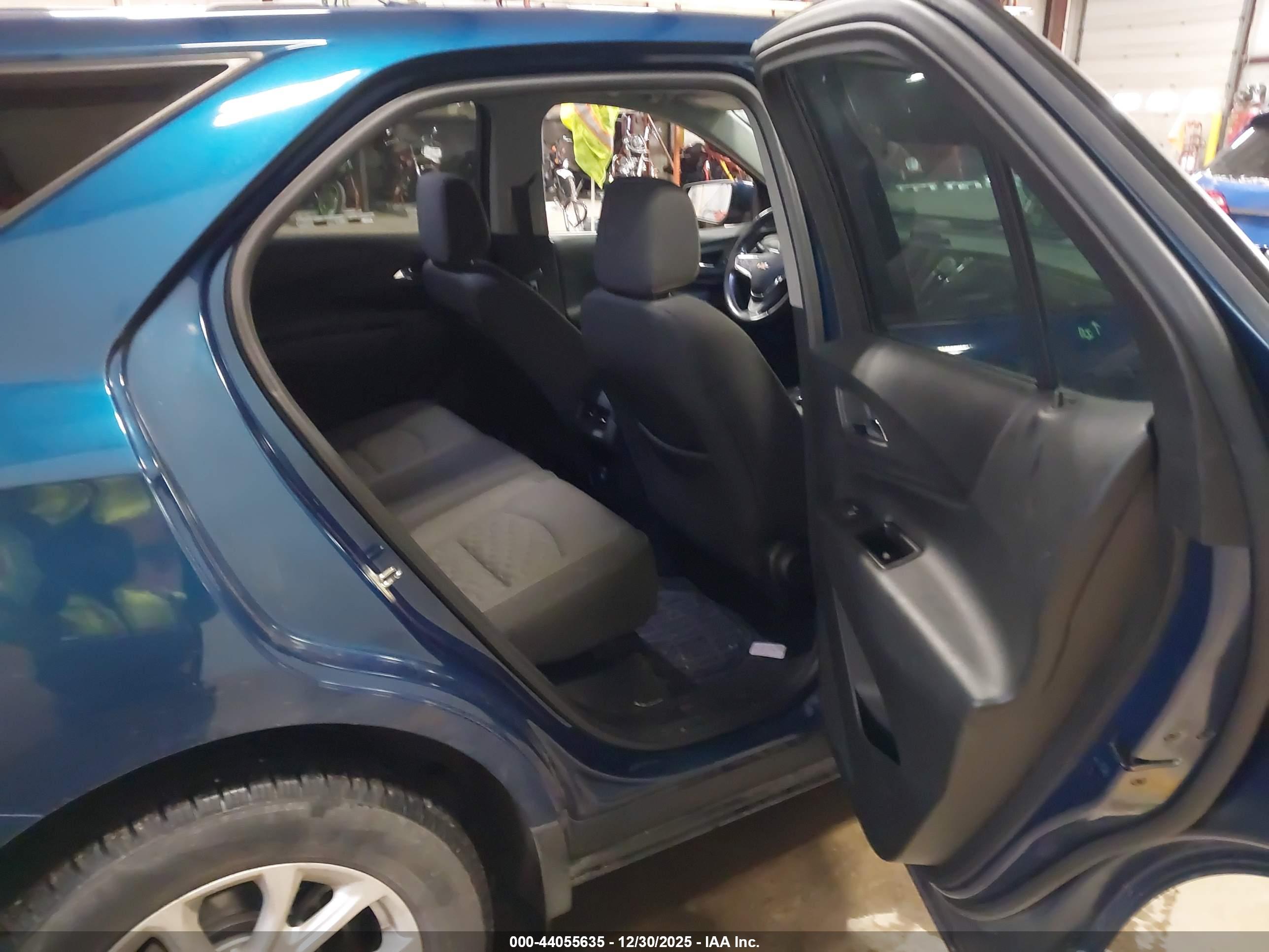 CHEVROLET EQUINOX image 8