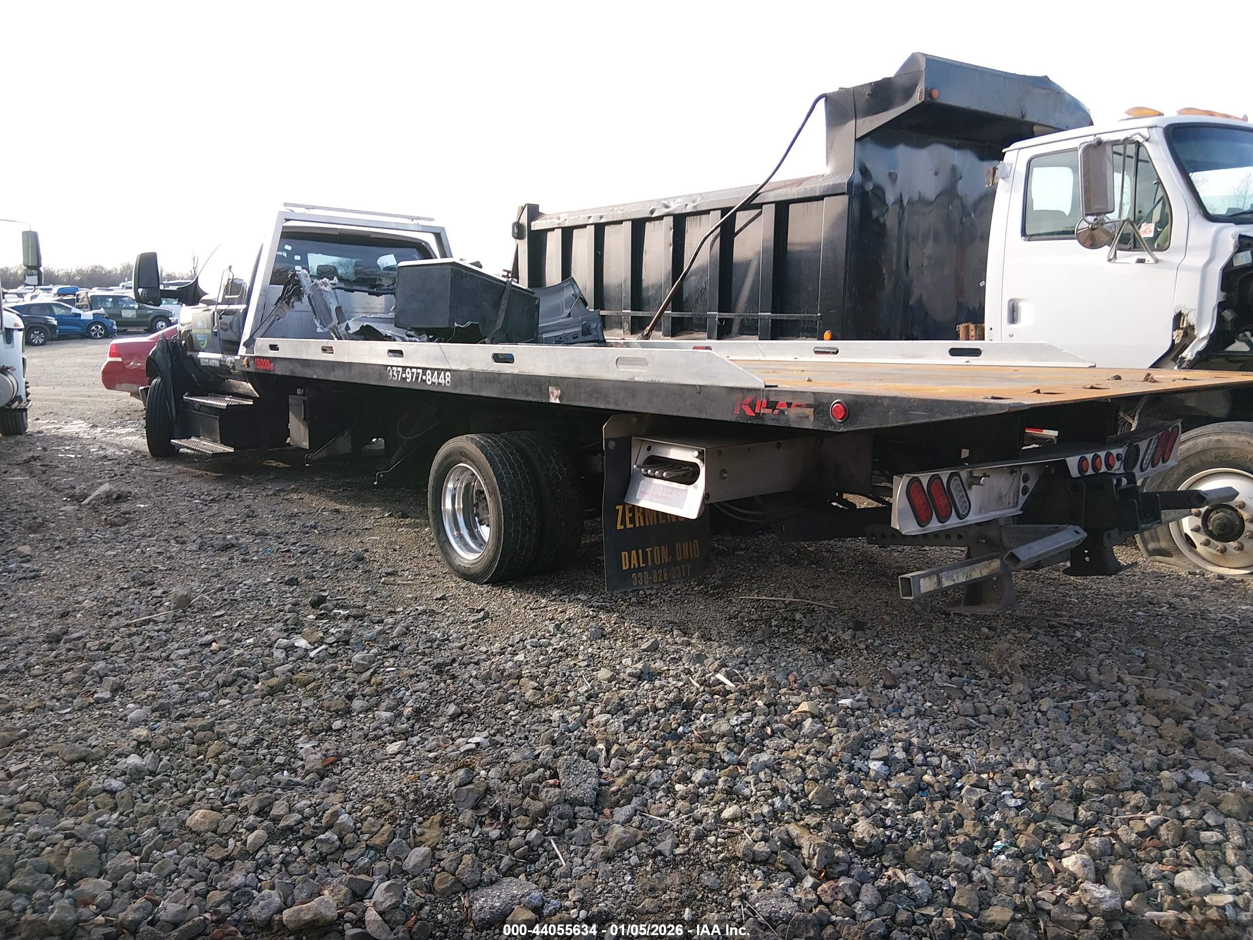 FORD F-650 image 3