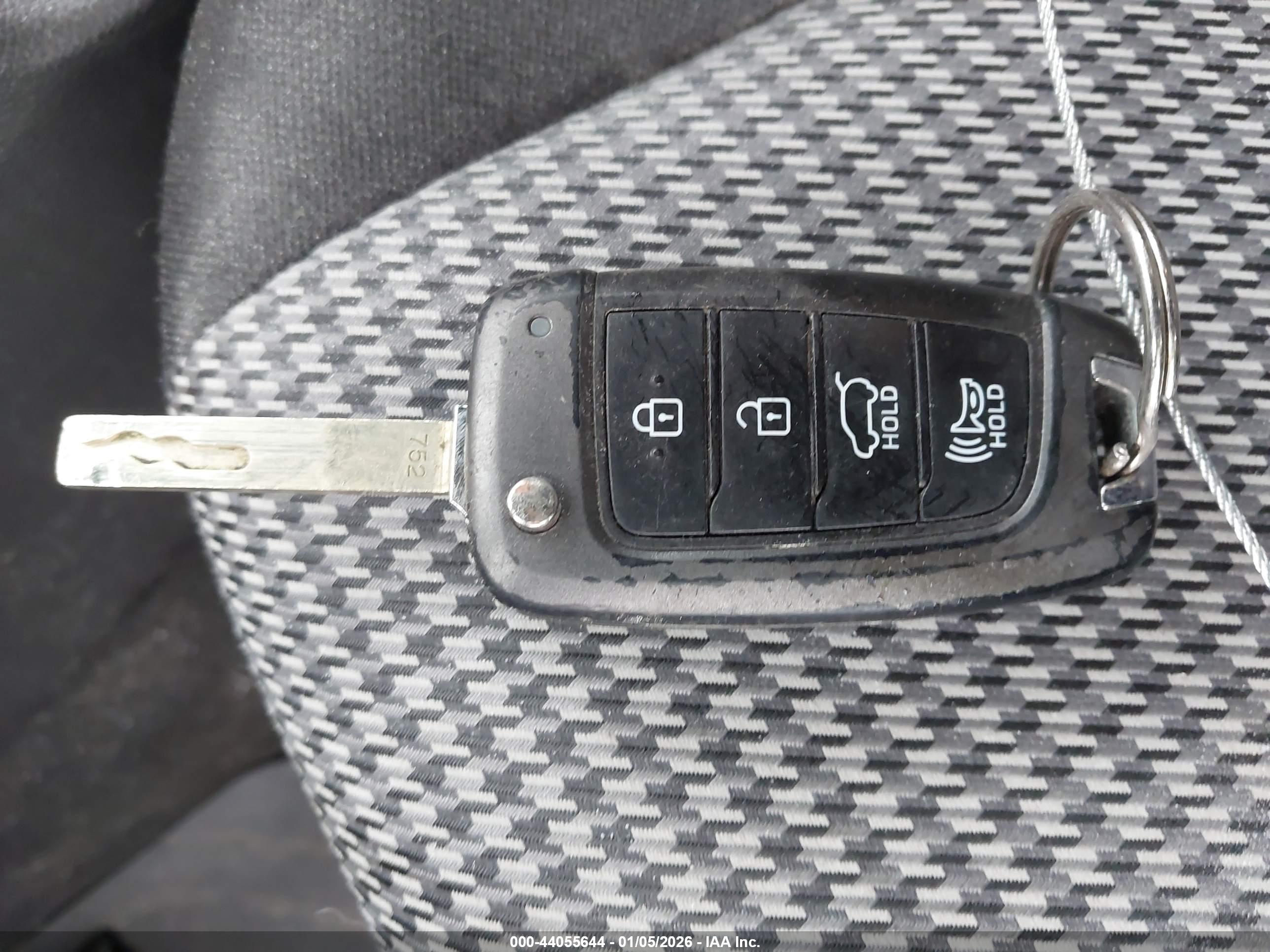 HYUNDAI KONA image 11