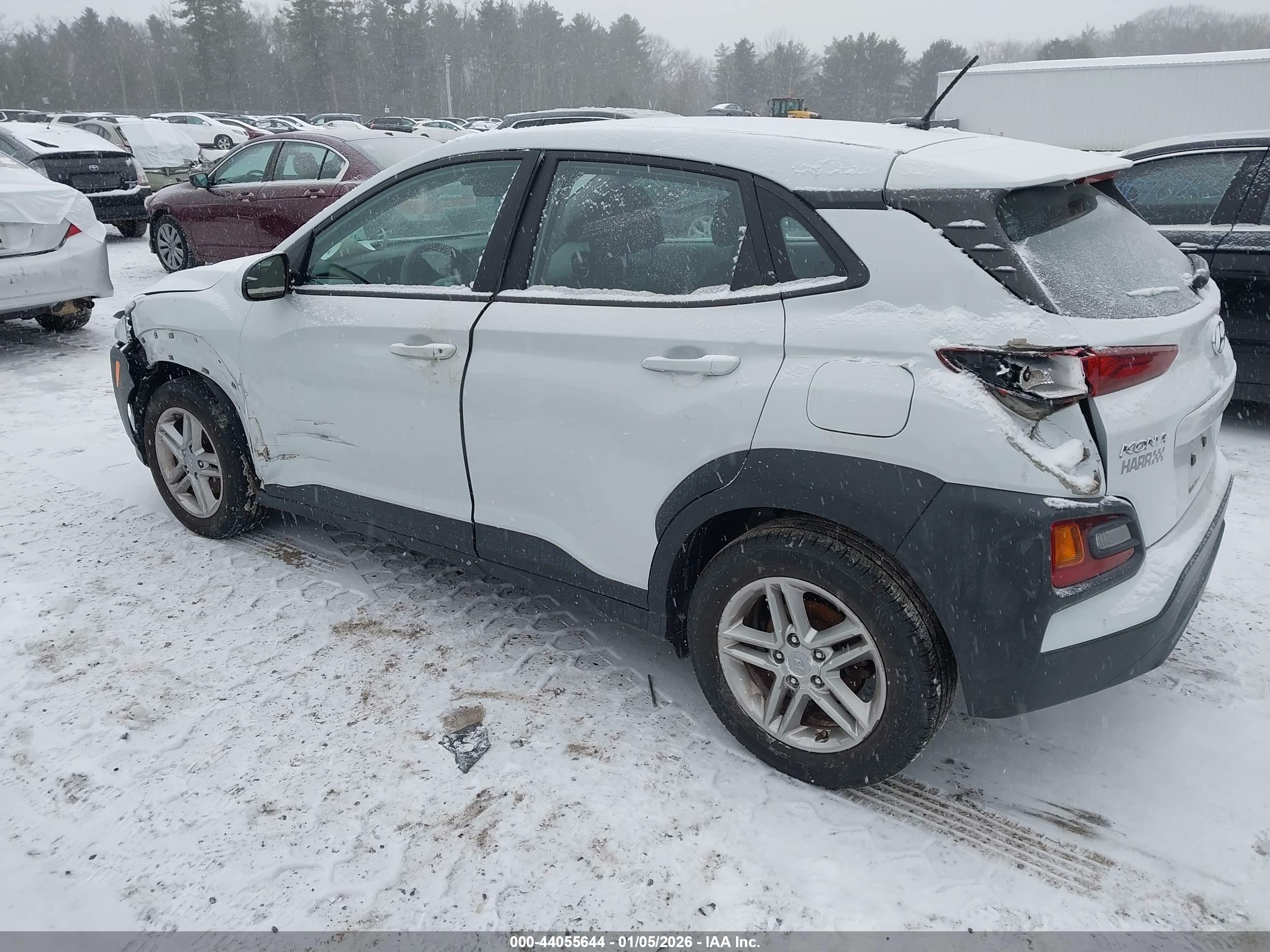 HYUNDAI KONA image 3