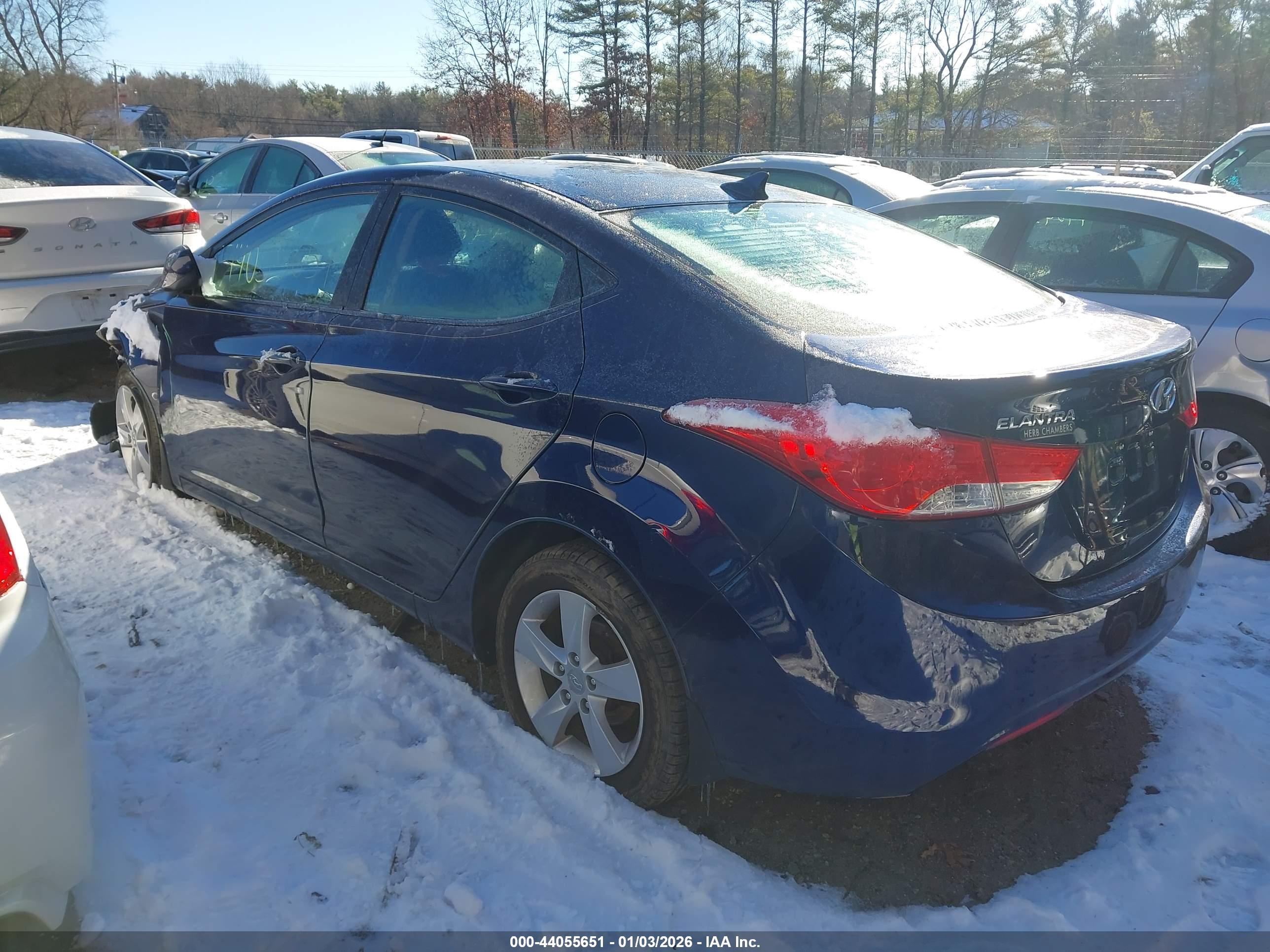 HYUNDAI ELANTRA image 3