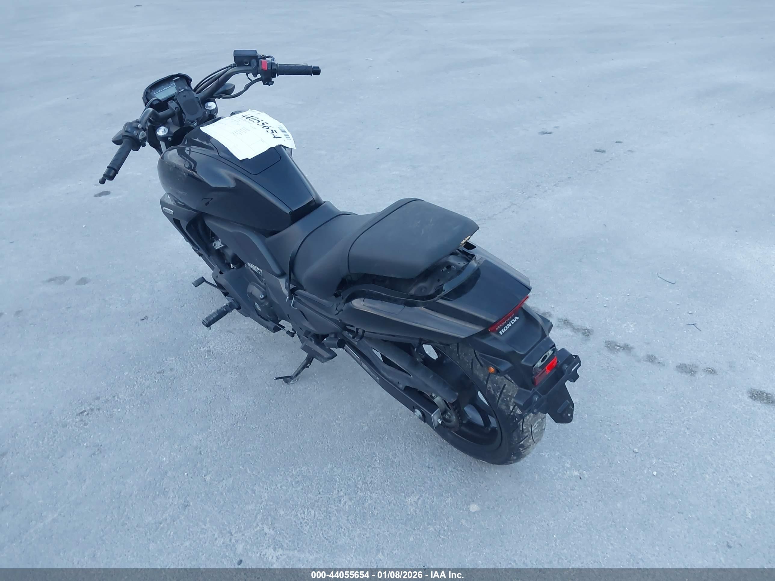 HONDA CTX700 image 3