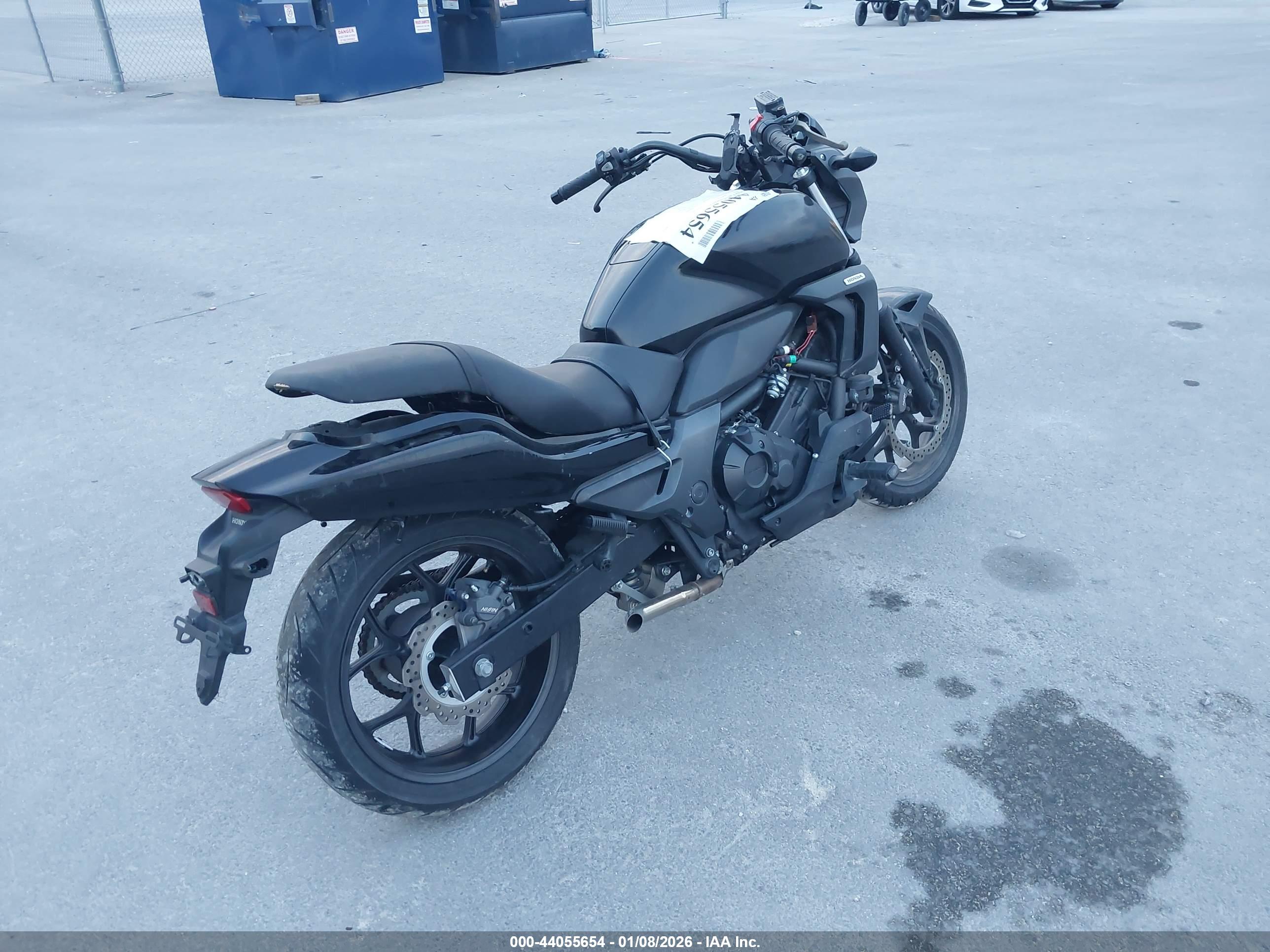 HONDA CTX700 image 4