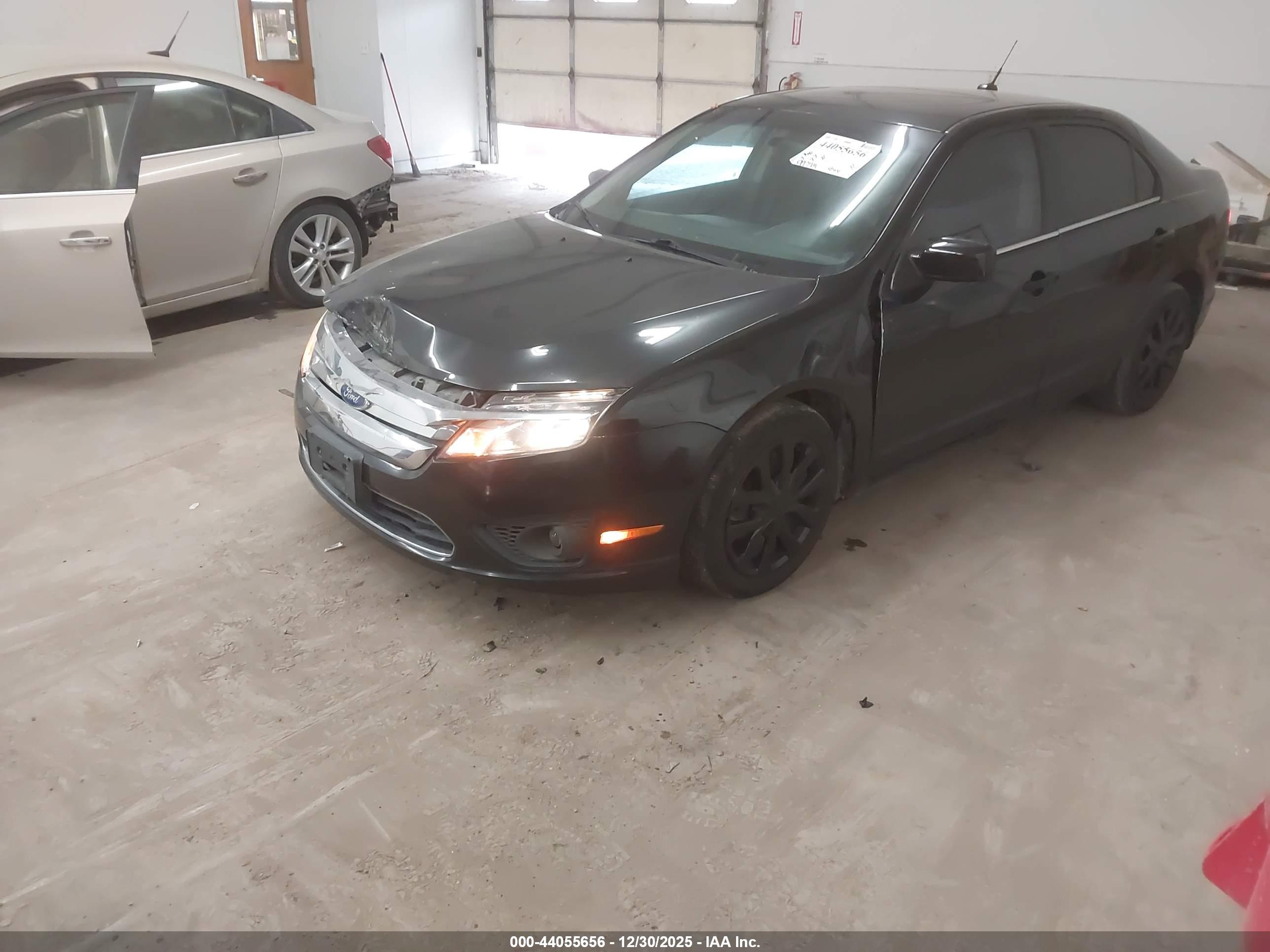 FORD FUSION image 2