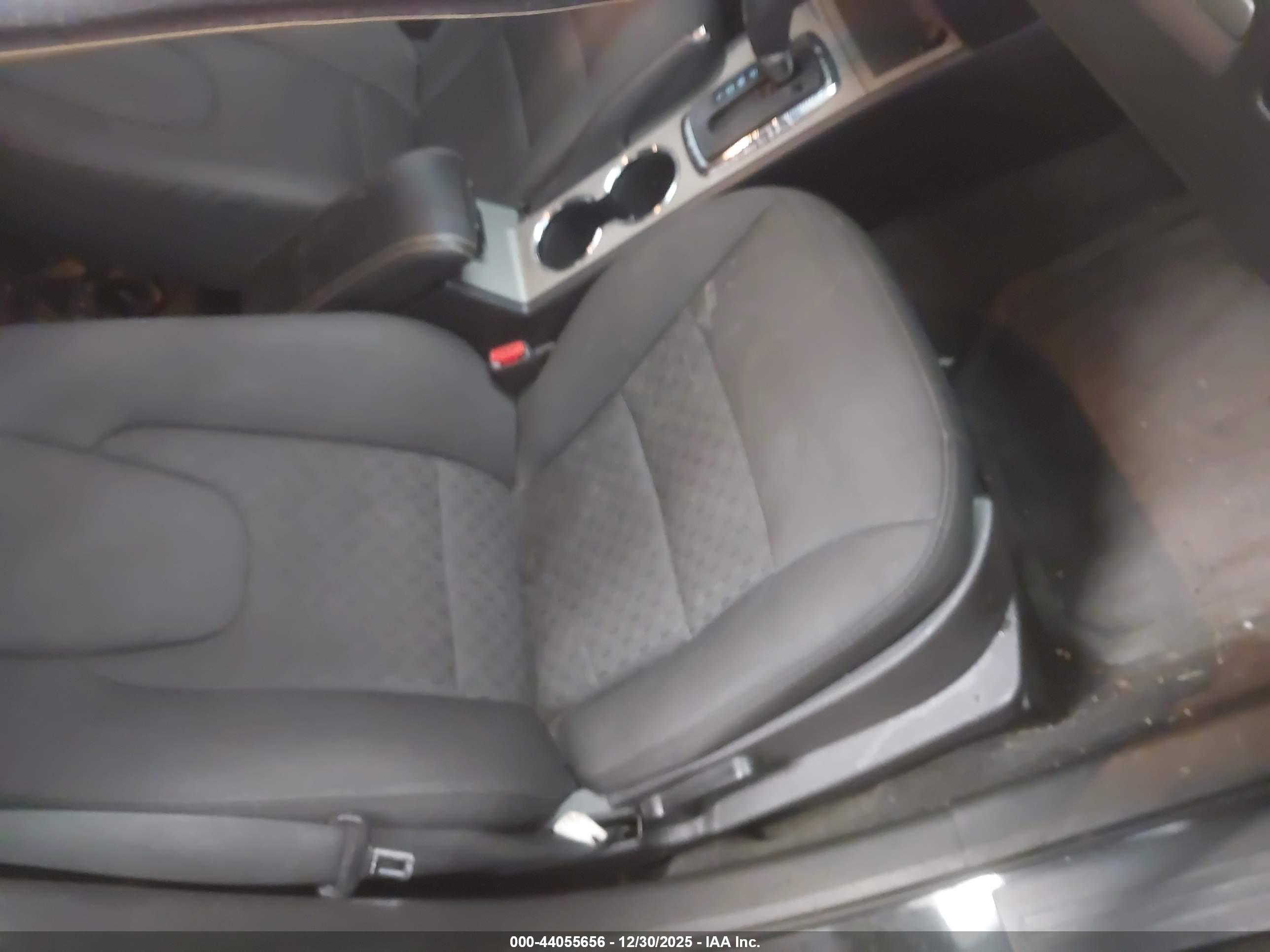 FORD FUSION image 5