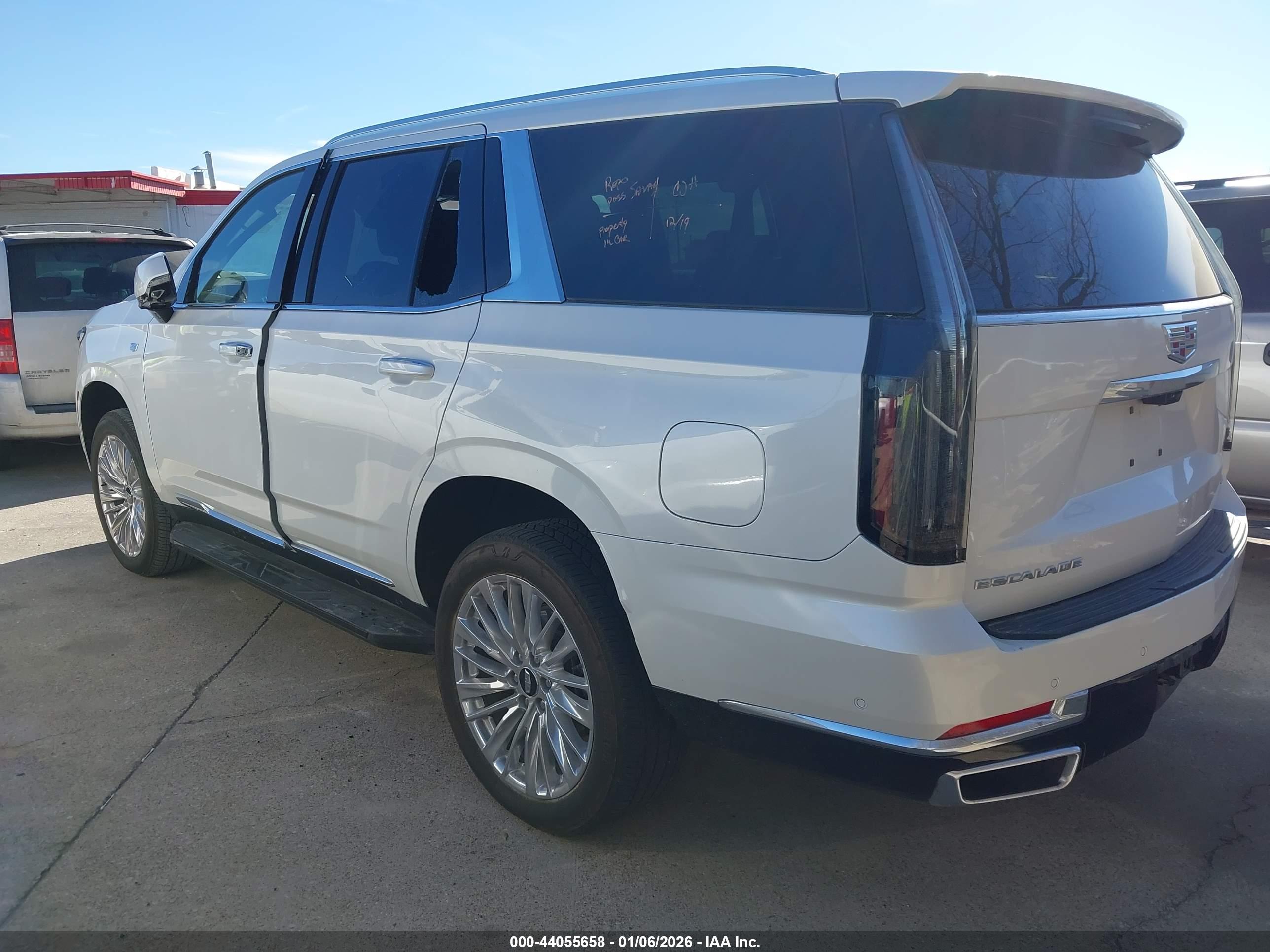 CADILLAC ESCALADE image 3