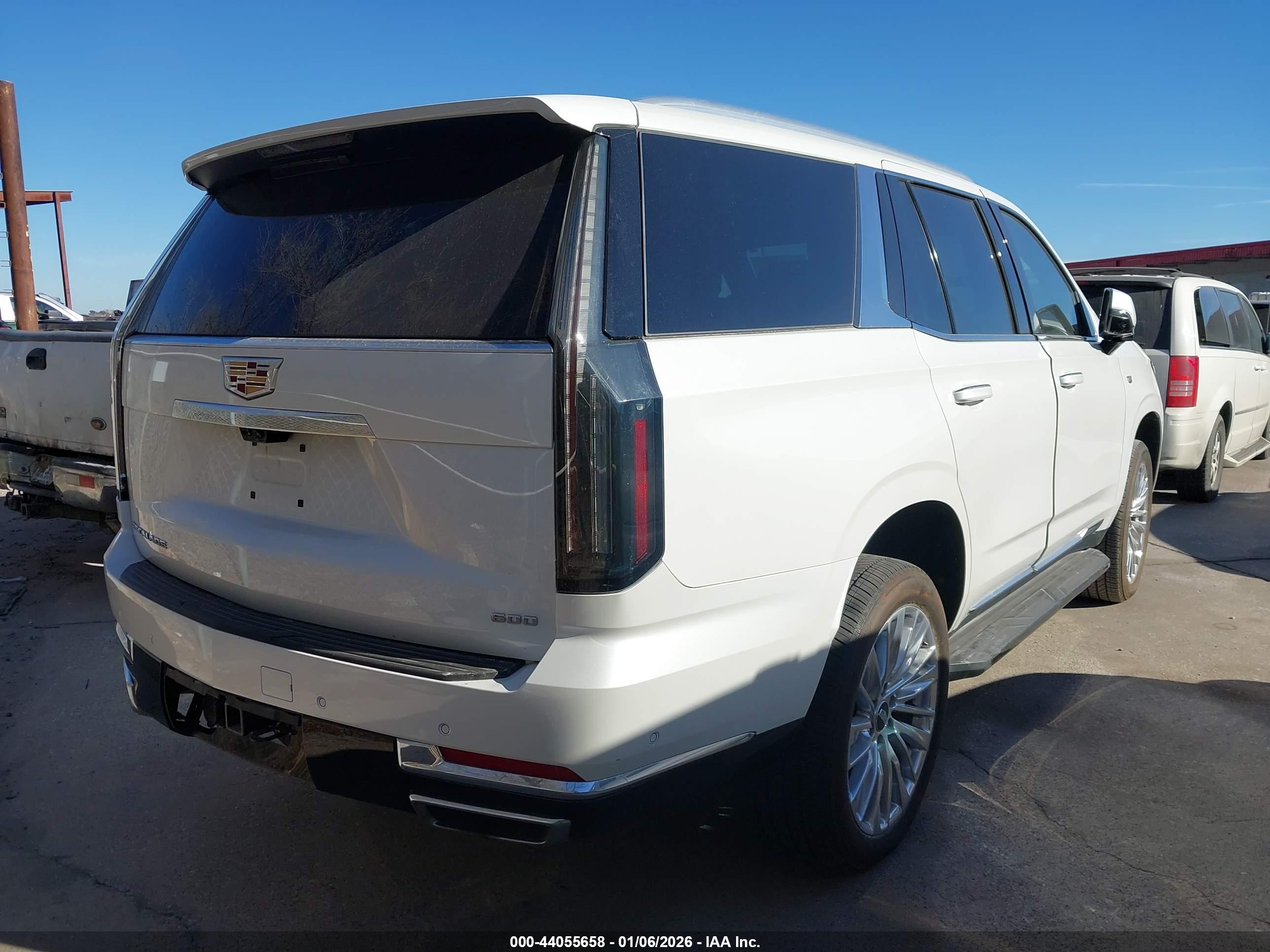 CADILLAC ESCALADE image 4
