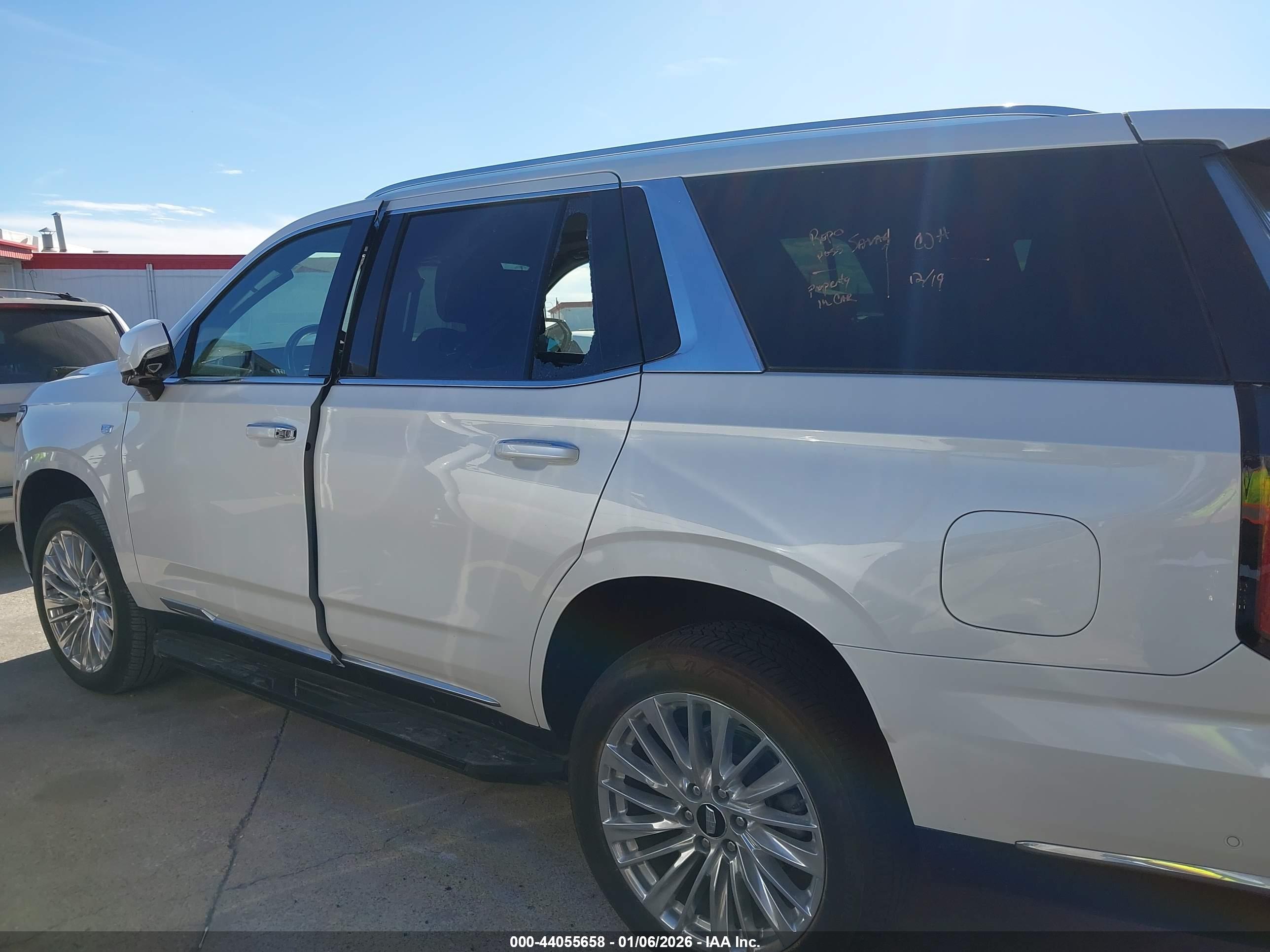 CADILLAC ESCALADE image 6