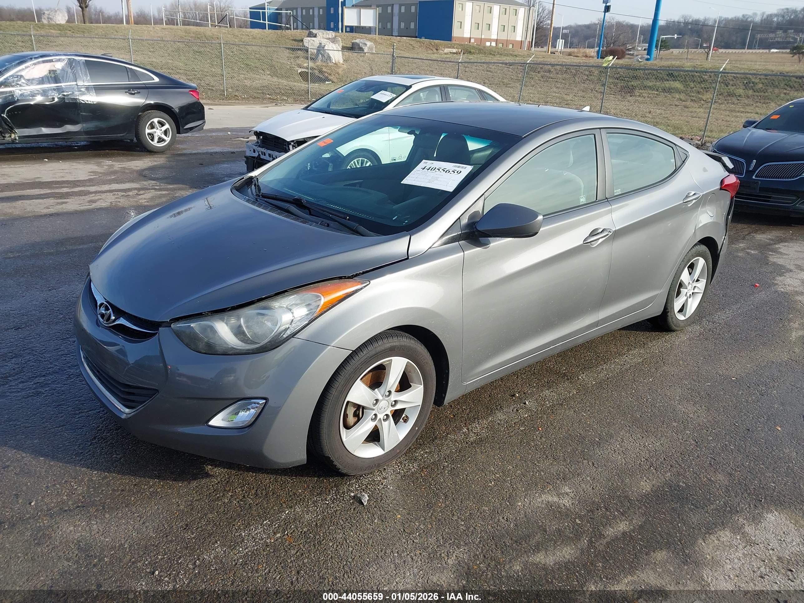 HYUNDAI ELANTRA image 2
